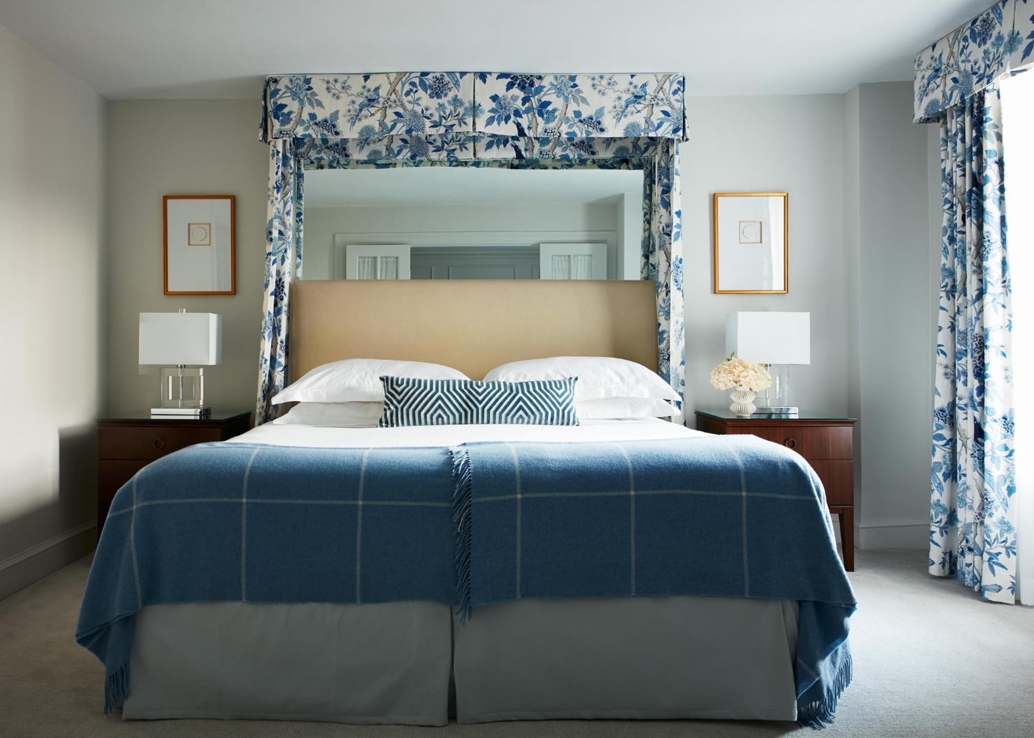 One-Bedroom King or Queen Suite