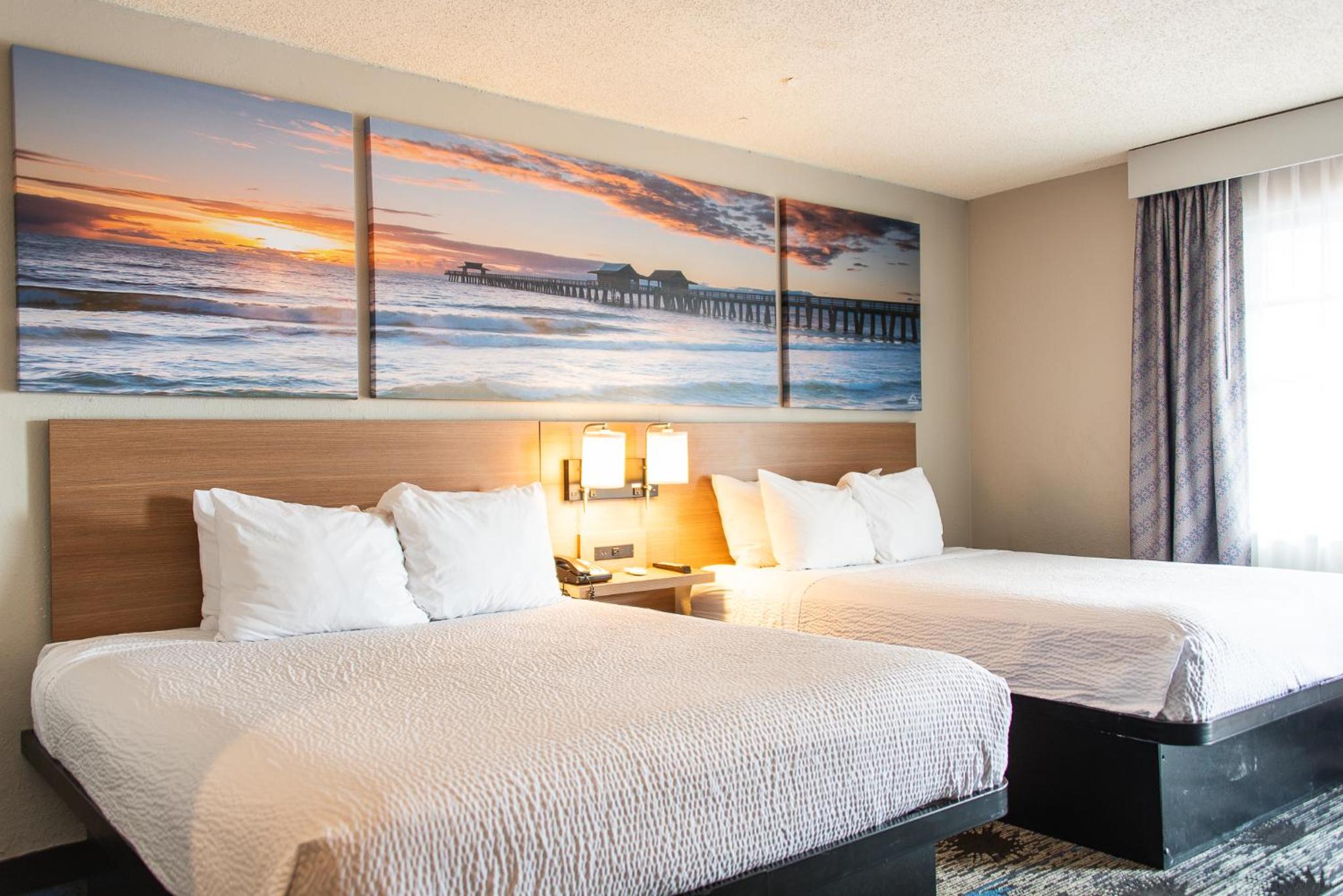 Exterior Room with Two Queen Beds - Non-Smoking - Photo 3