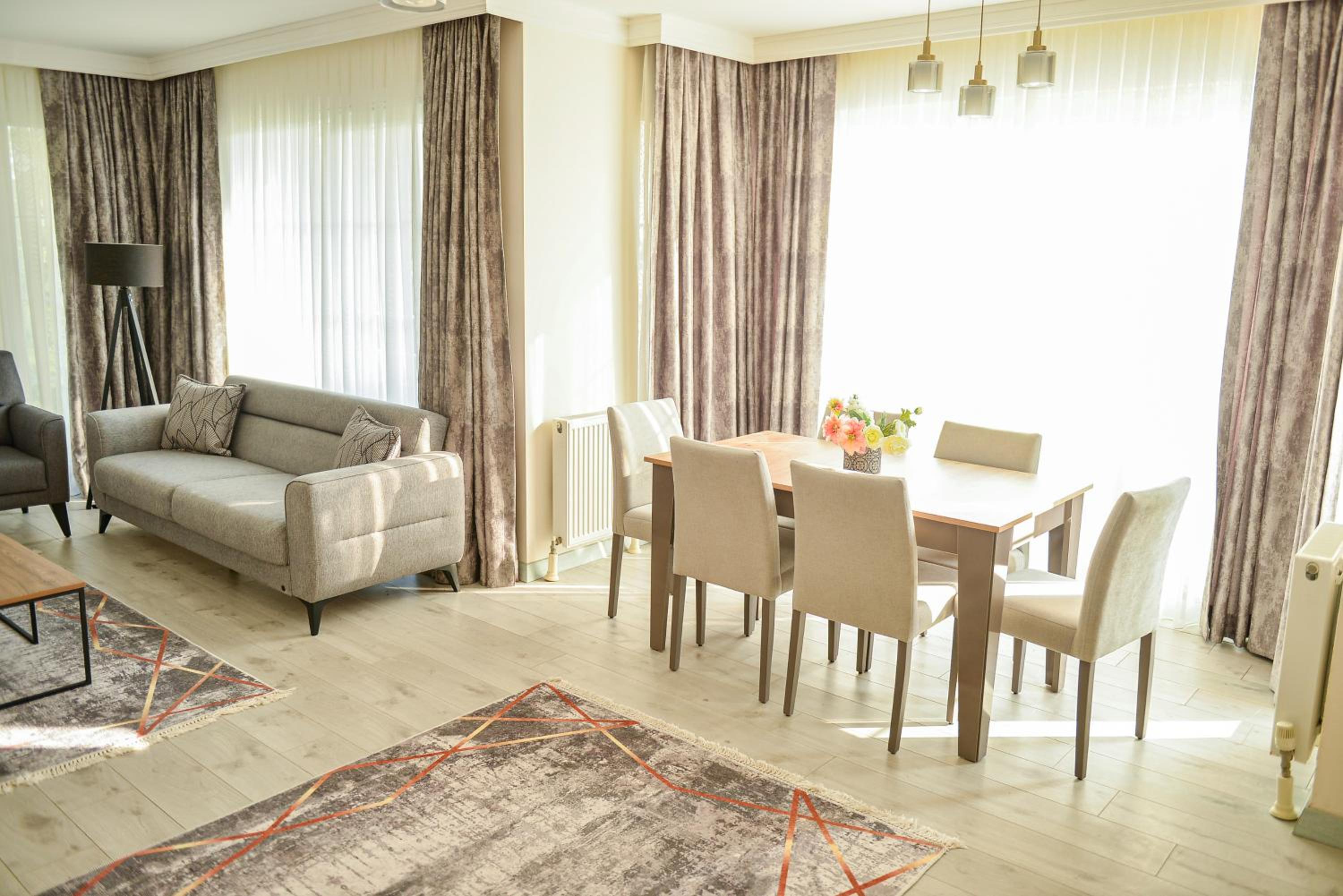 Villa photo 2