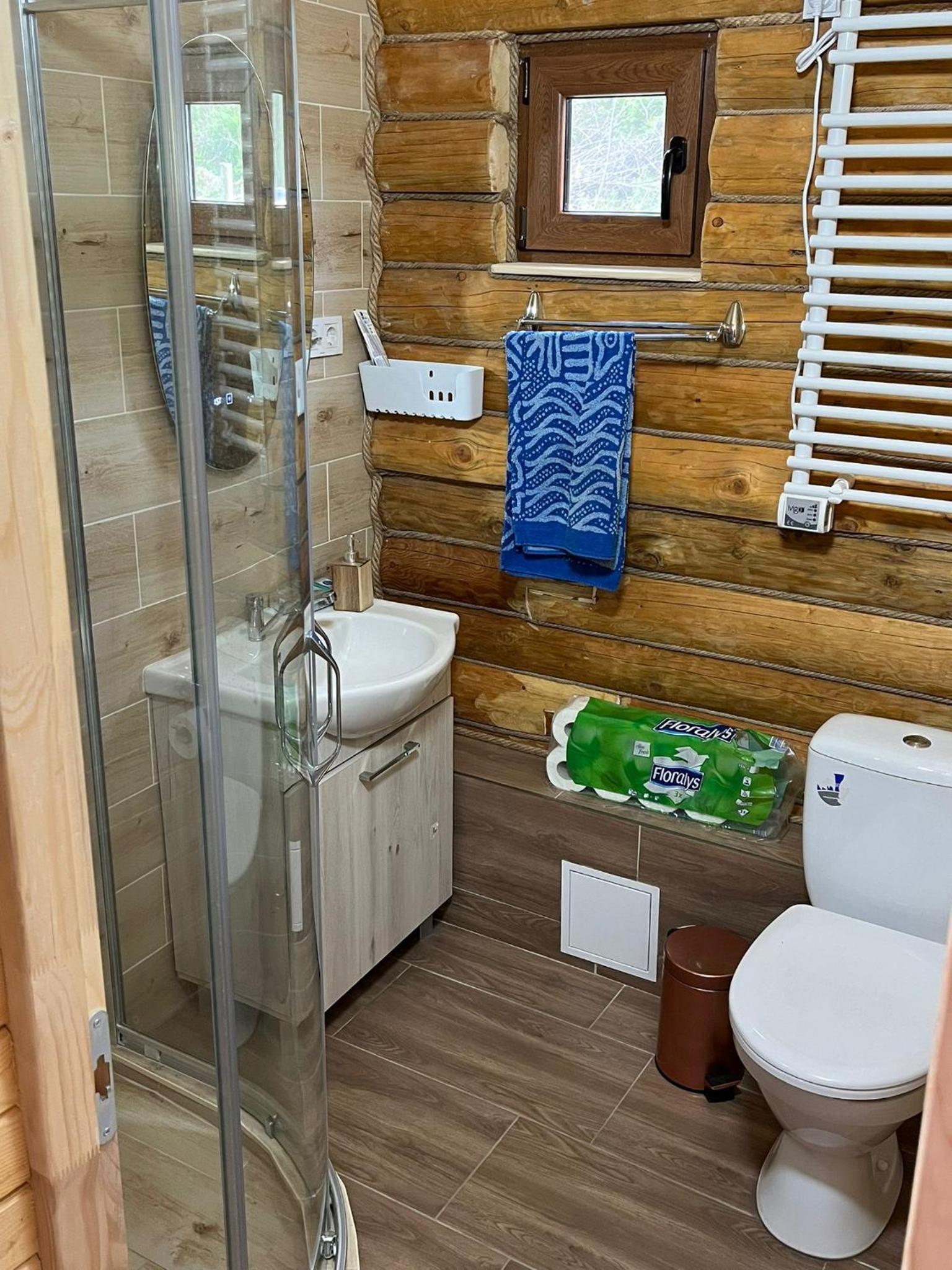 Three-Bedroom Holiday Home  photo 2