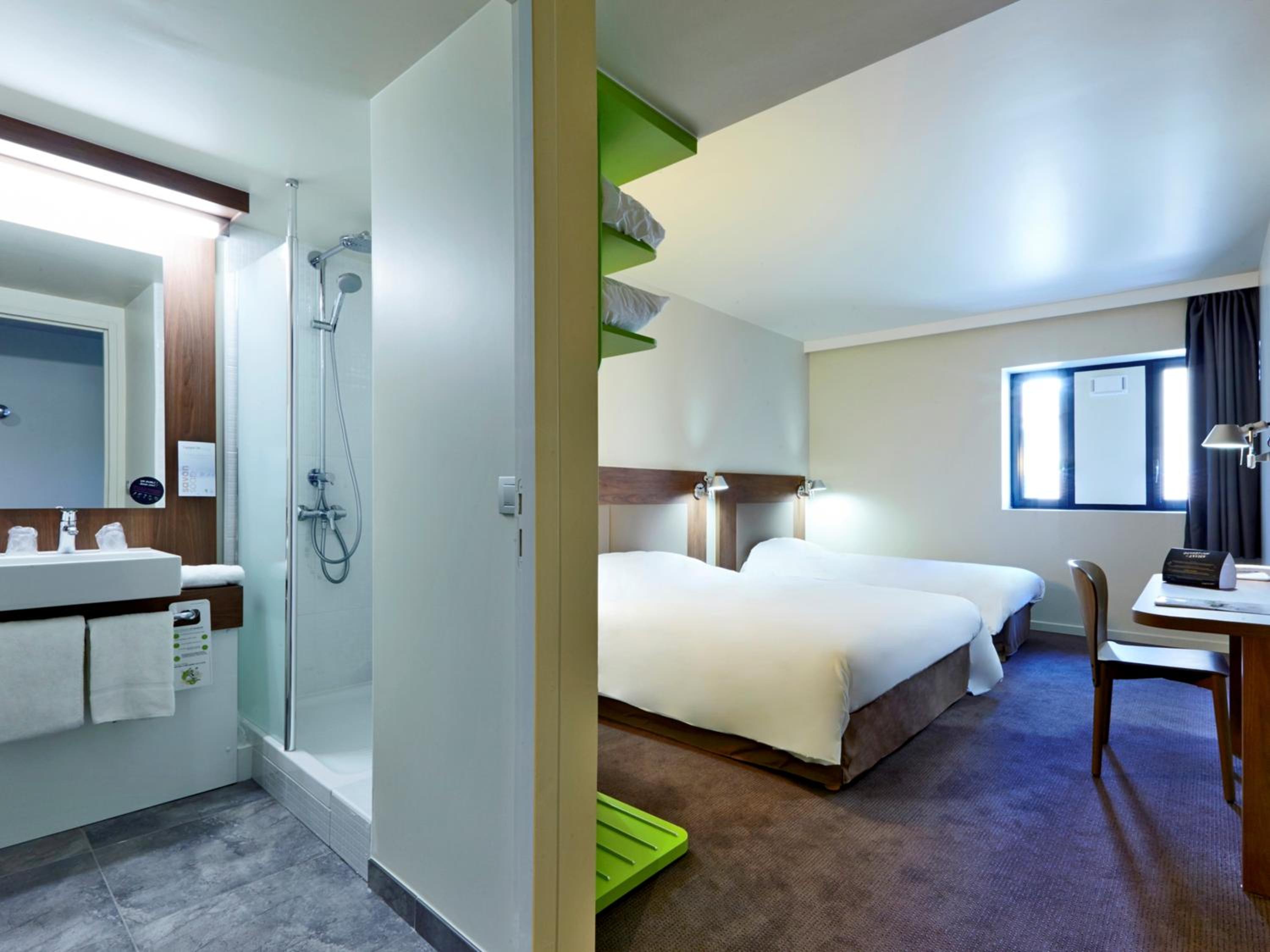 Twin Room - Photo 2