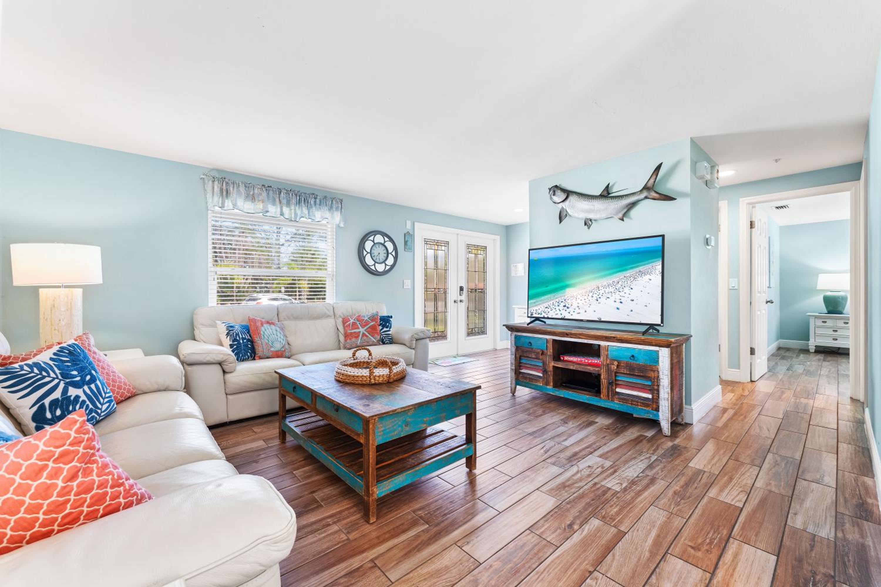 322 Calle Miramar, Siesta Key, FL (Paradise Point) W/Pool