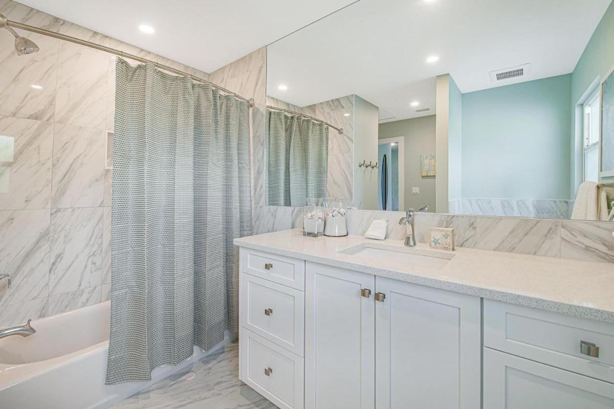 5224 Avenida Navarra Apt 103, Siesta Key, FL (Southern Comfort) Shared Pool photo 3