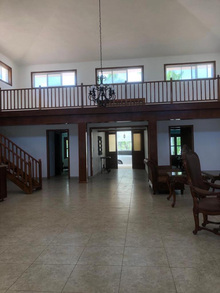 Villa photo 2
