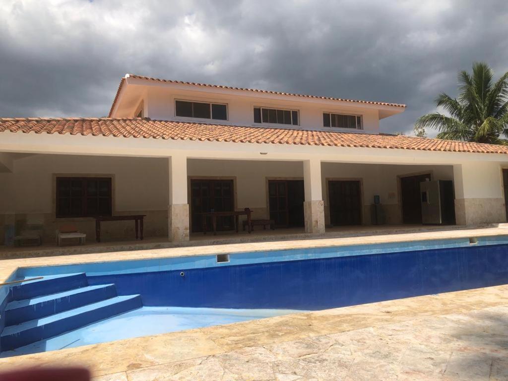 Villa photo 3