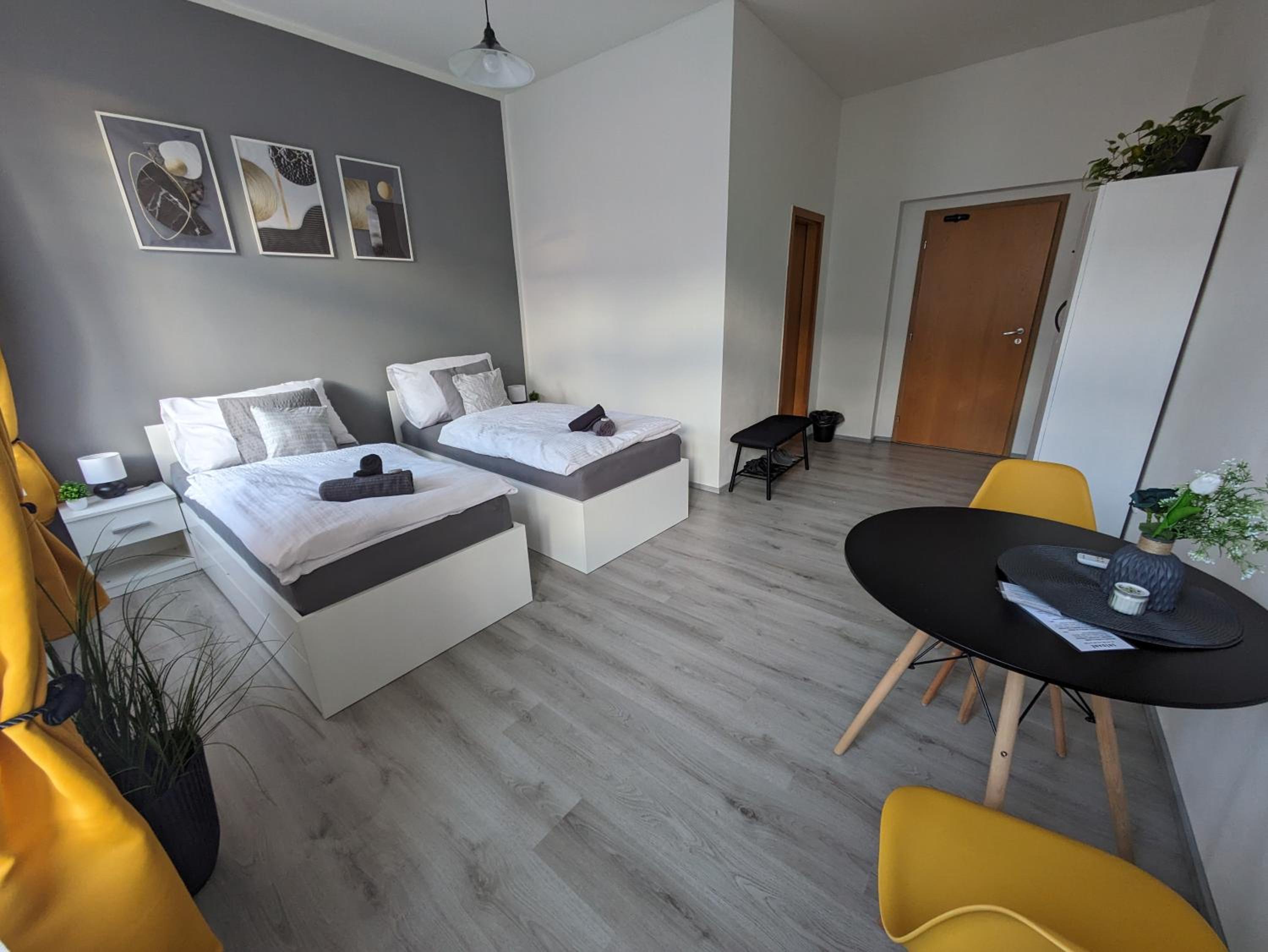 Twin Room with Private Bathroom photo 3