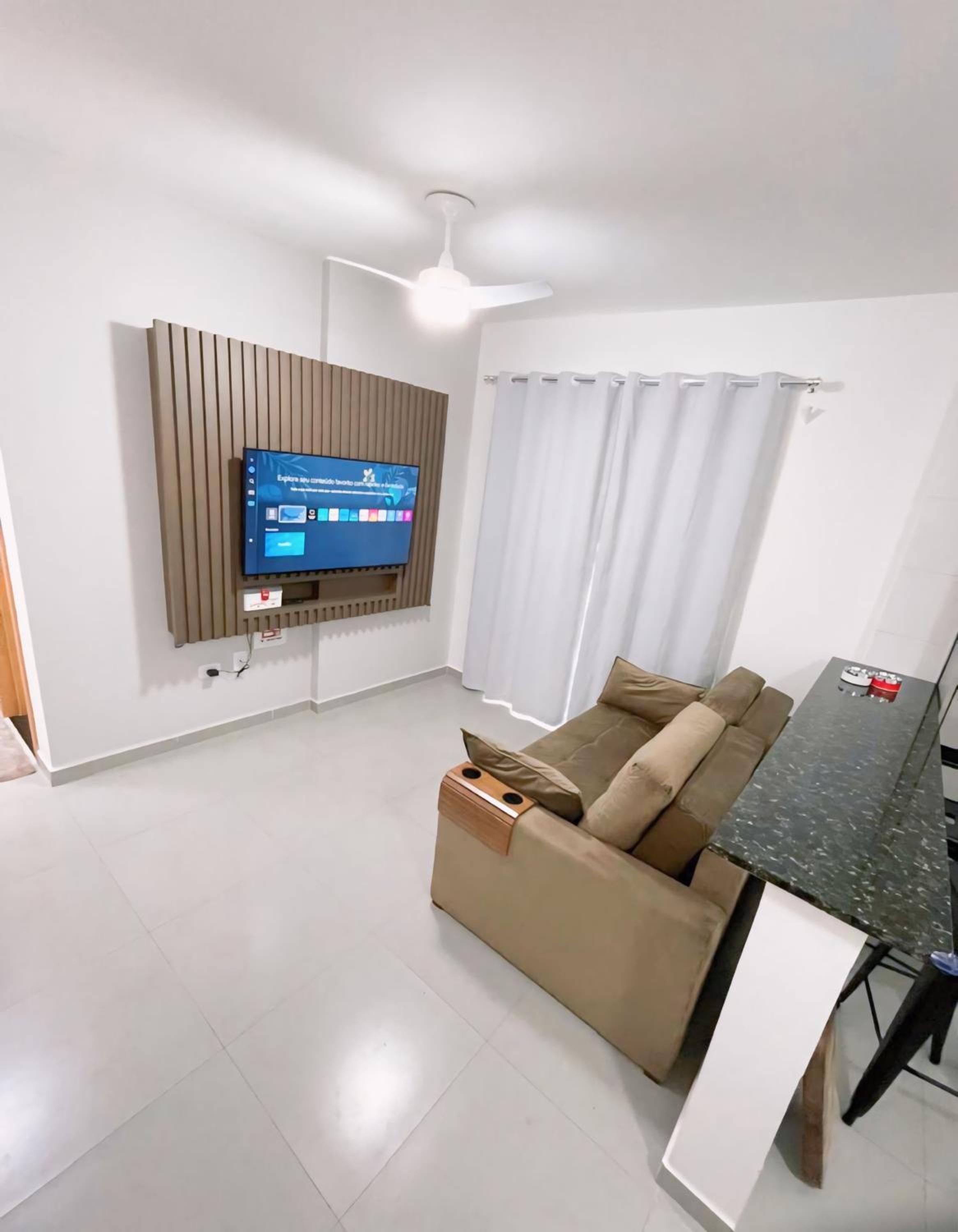 One-Bedroom Apartment photo 1