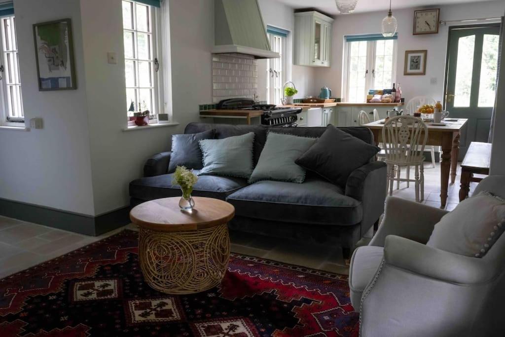 Three-Bedroom House photo 3