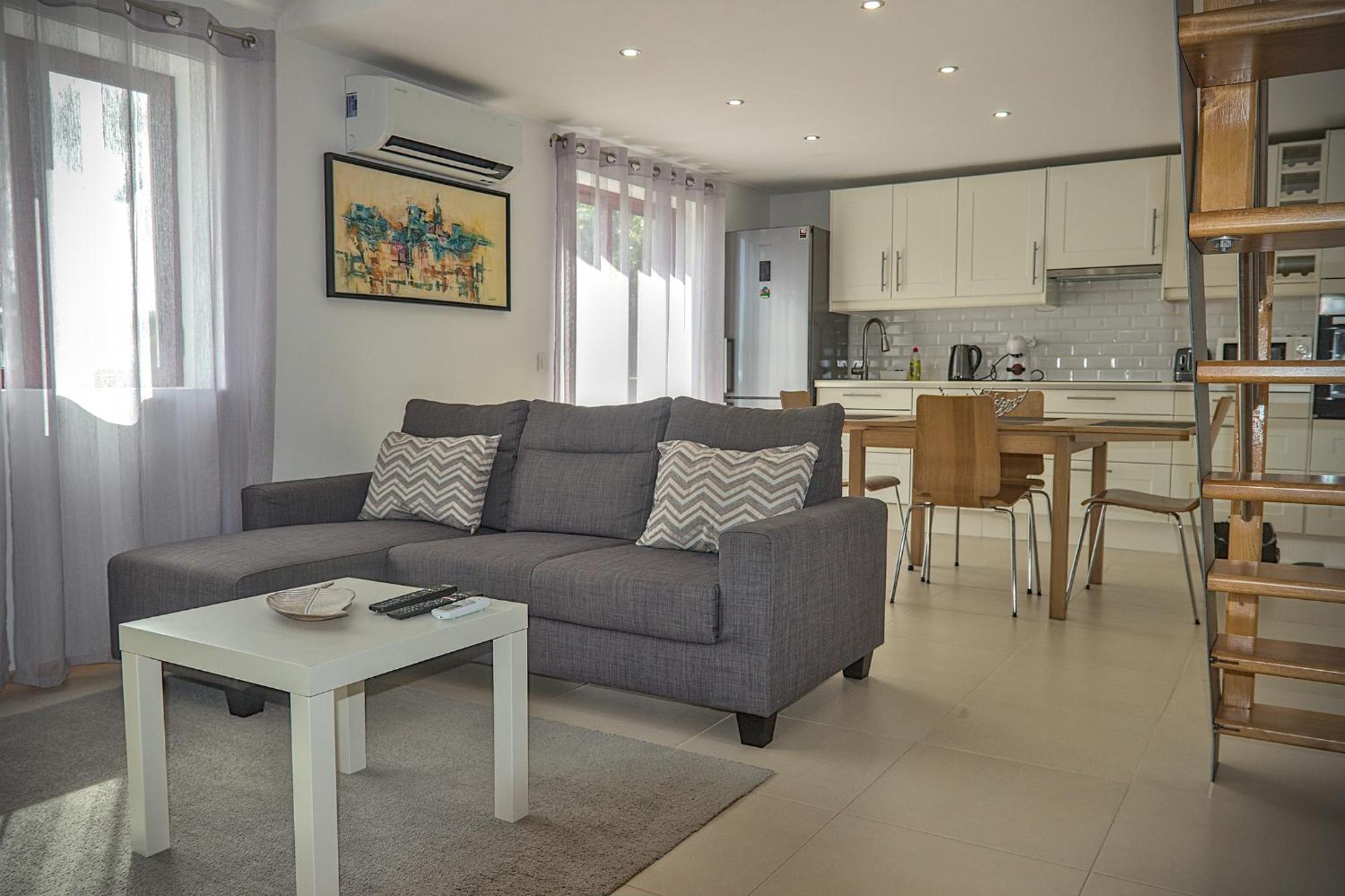 Apartment With Sea View photo 2