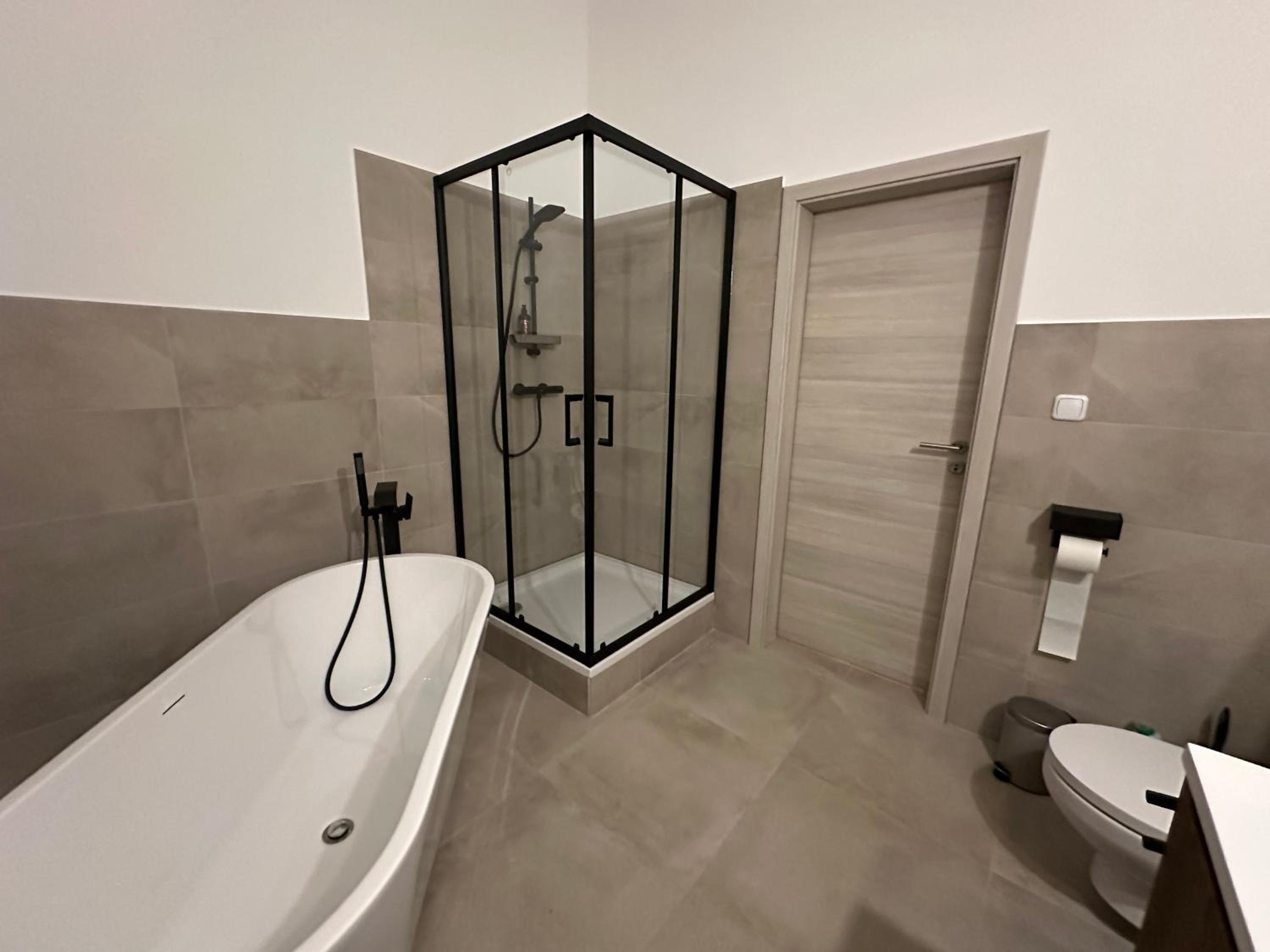 One-Bedroom Apartment - Non-Smoking