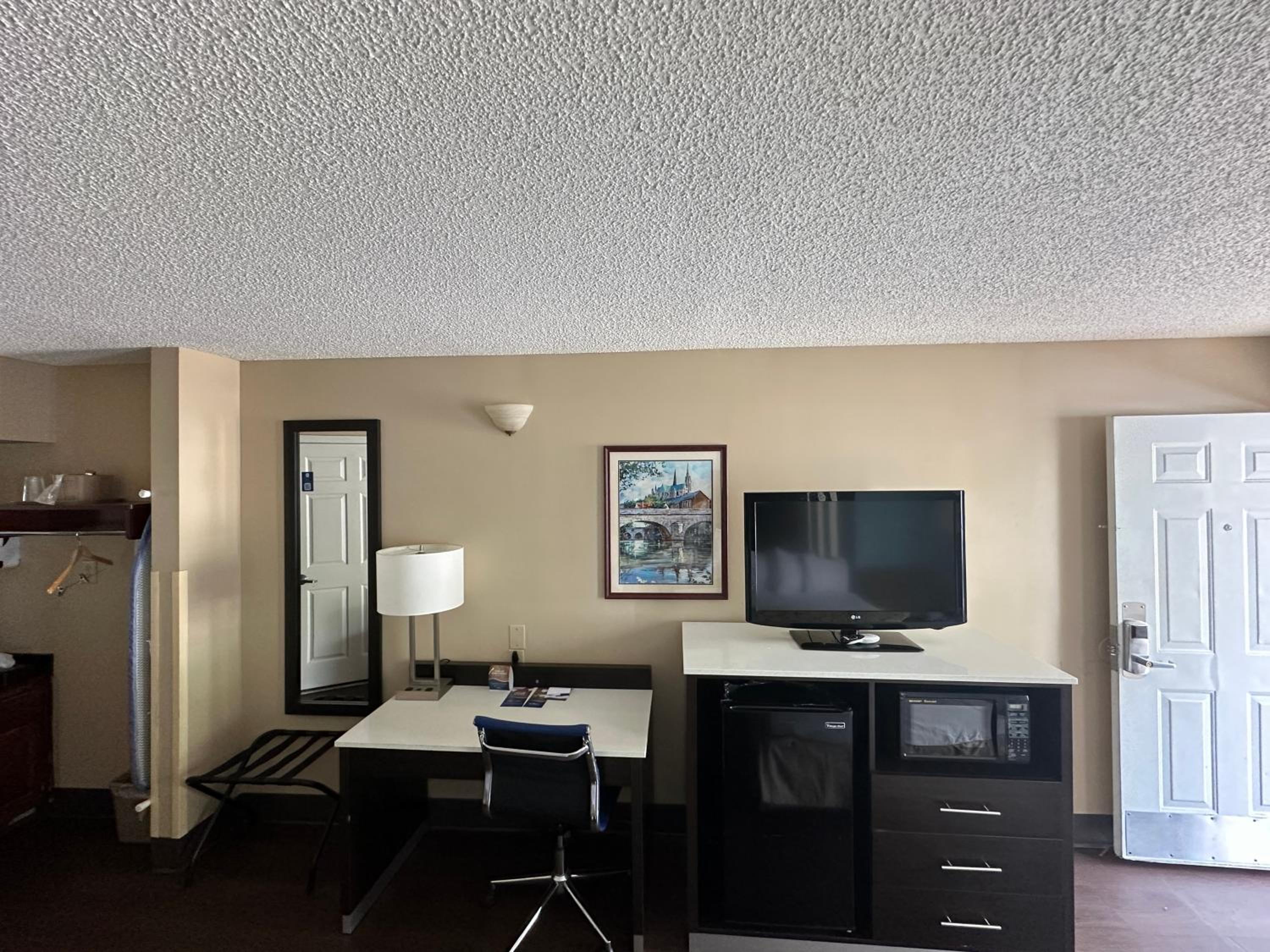 Deluxe Double Room with Two Double Beds - Non-Smoking - Photo 2