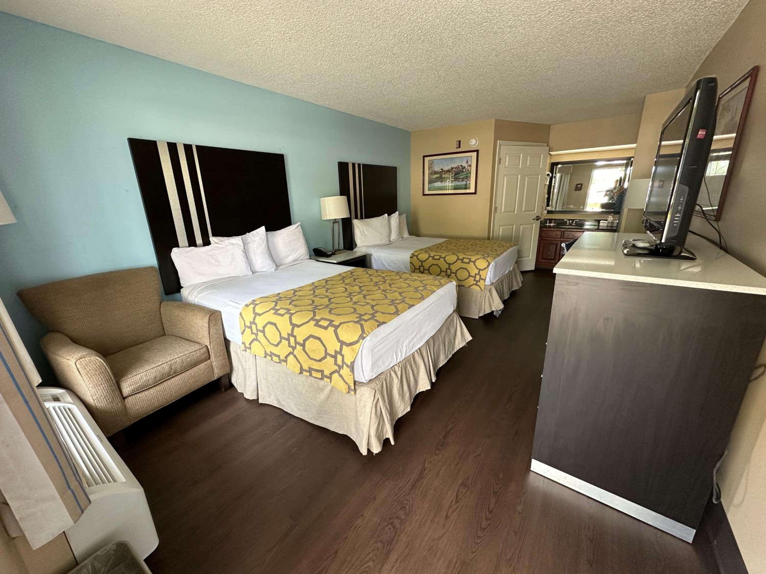Deluxe Double Room with Two Double Beds - Non-Smoking - Photo 5