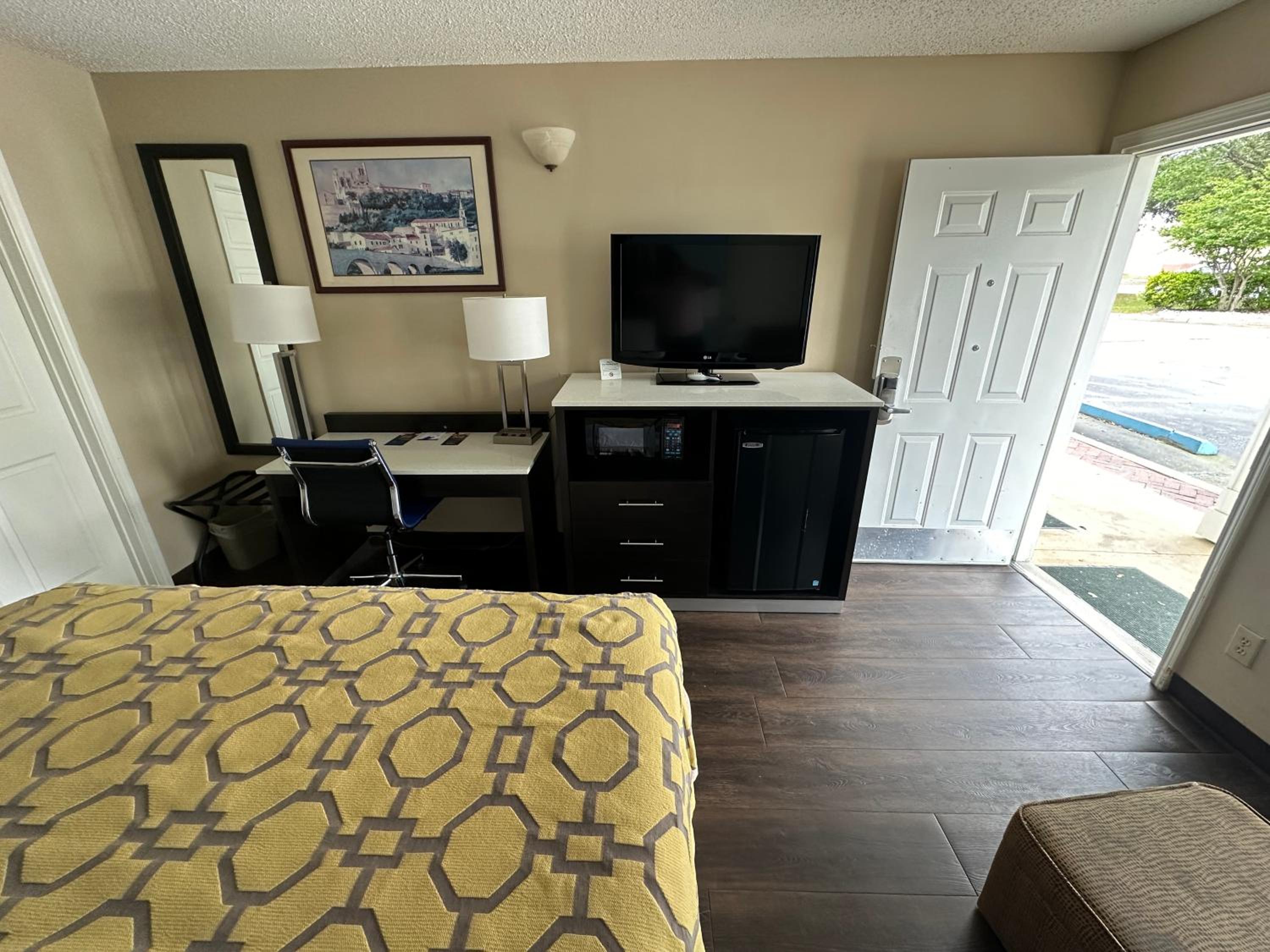 King Room - Mobility Access/Non-Smoking - Photo 6