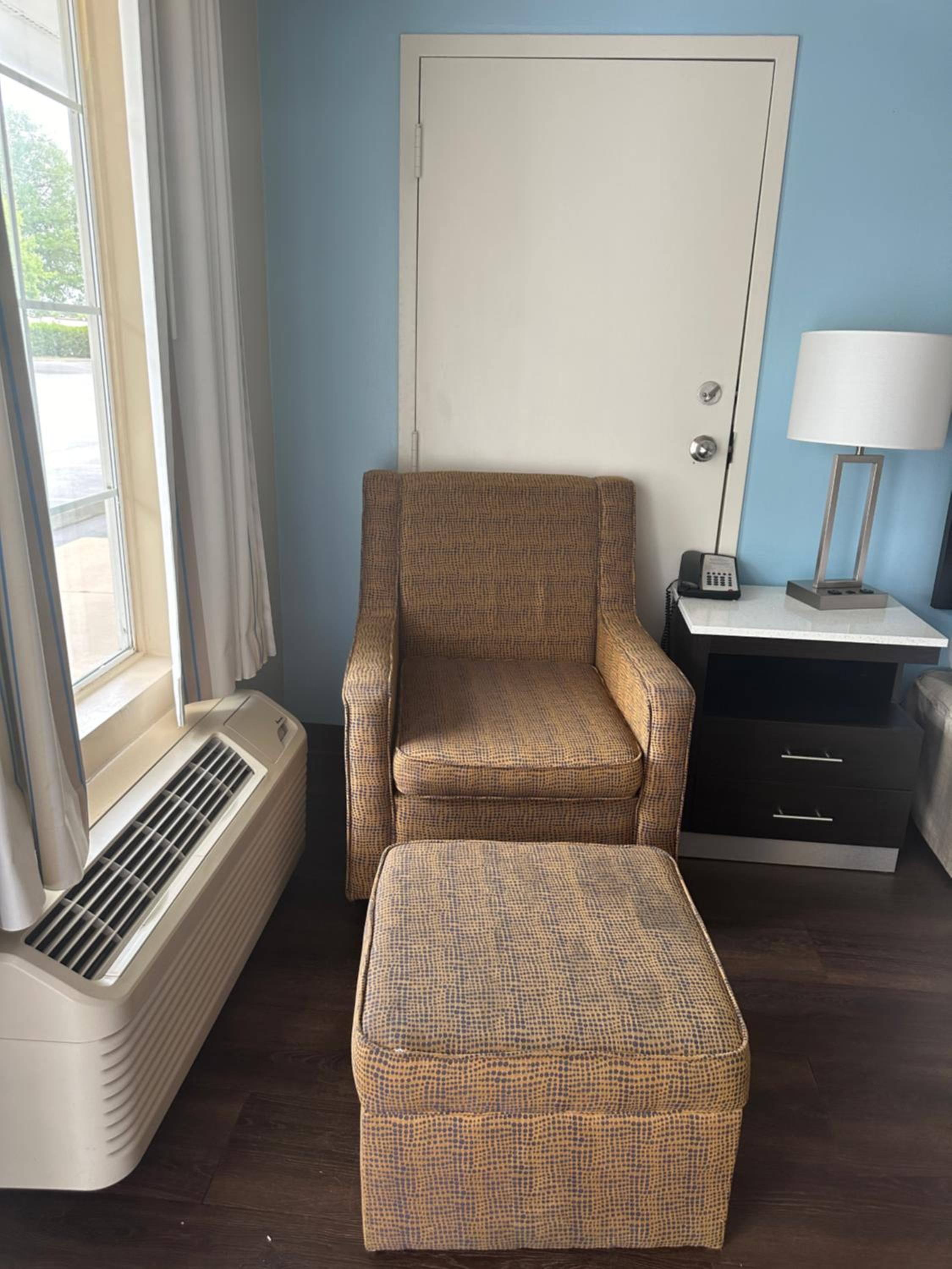 King Room - Mobility Access/Non-Smoking - Photo 15