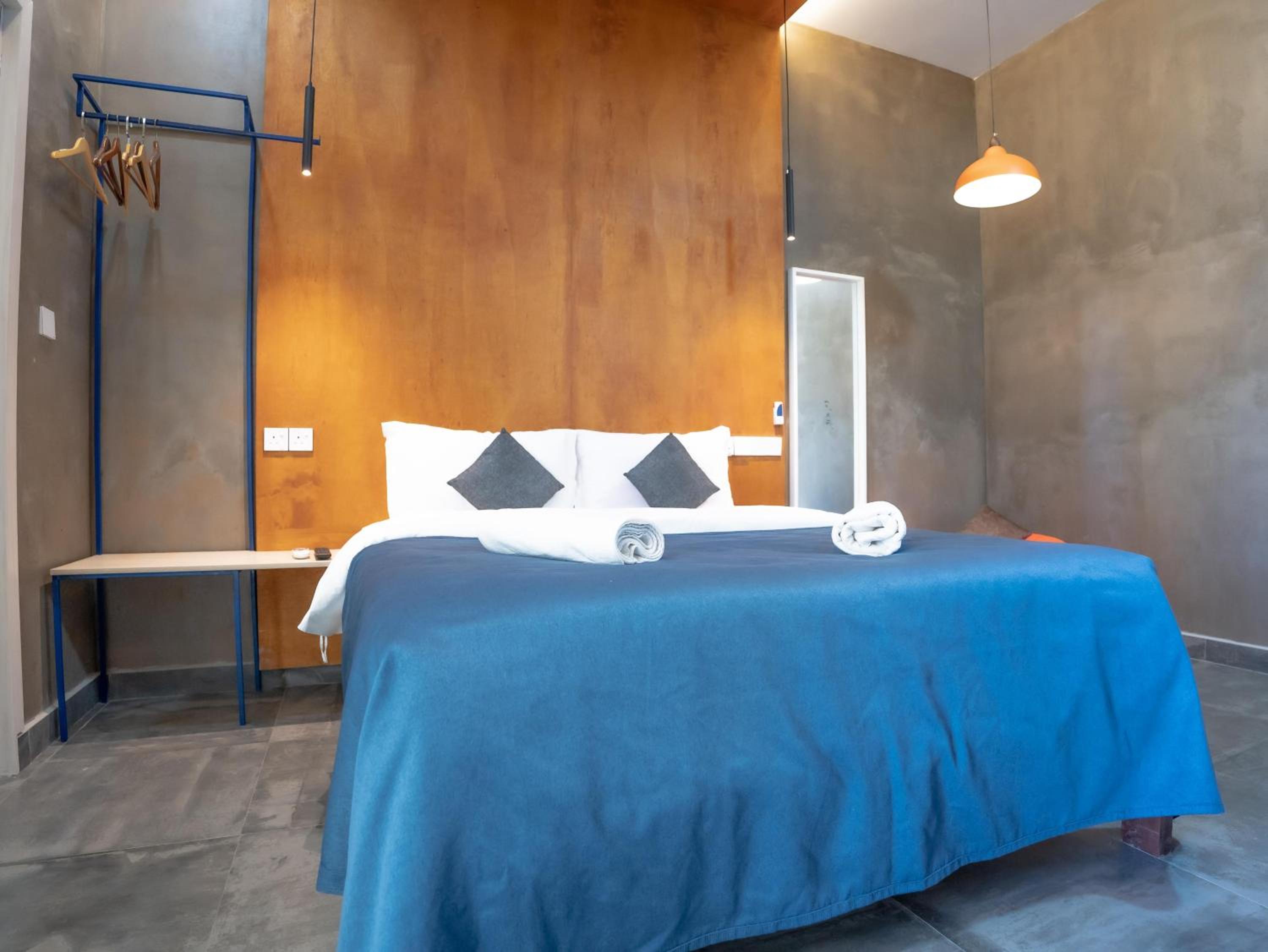 Deluxe Queen Room - Photo 3