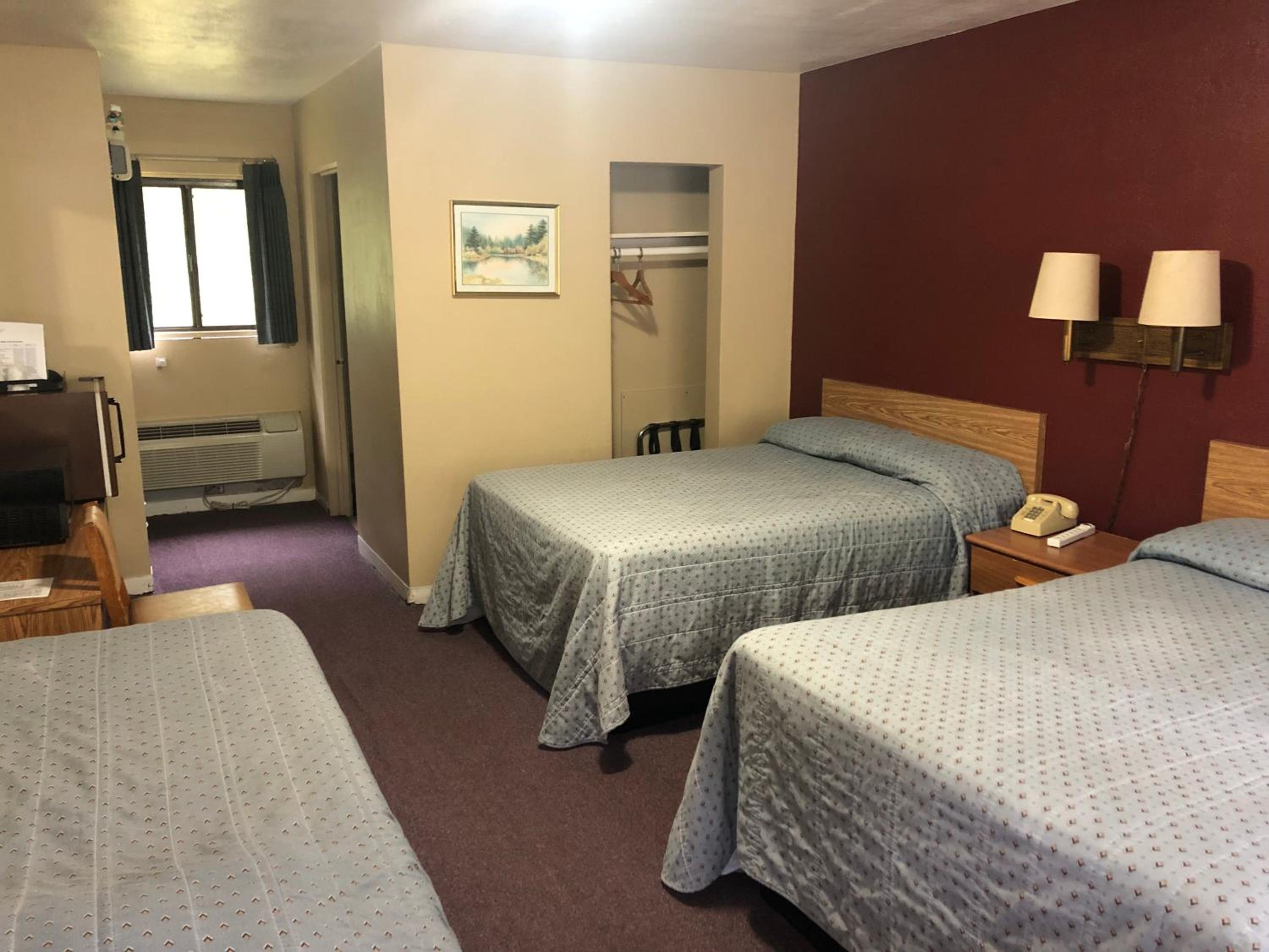 Standard Triple Room - Non Smoking photo 2