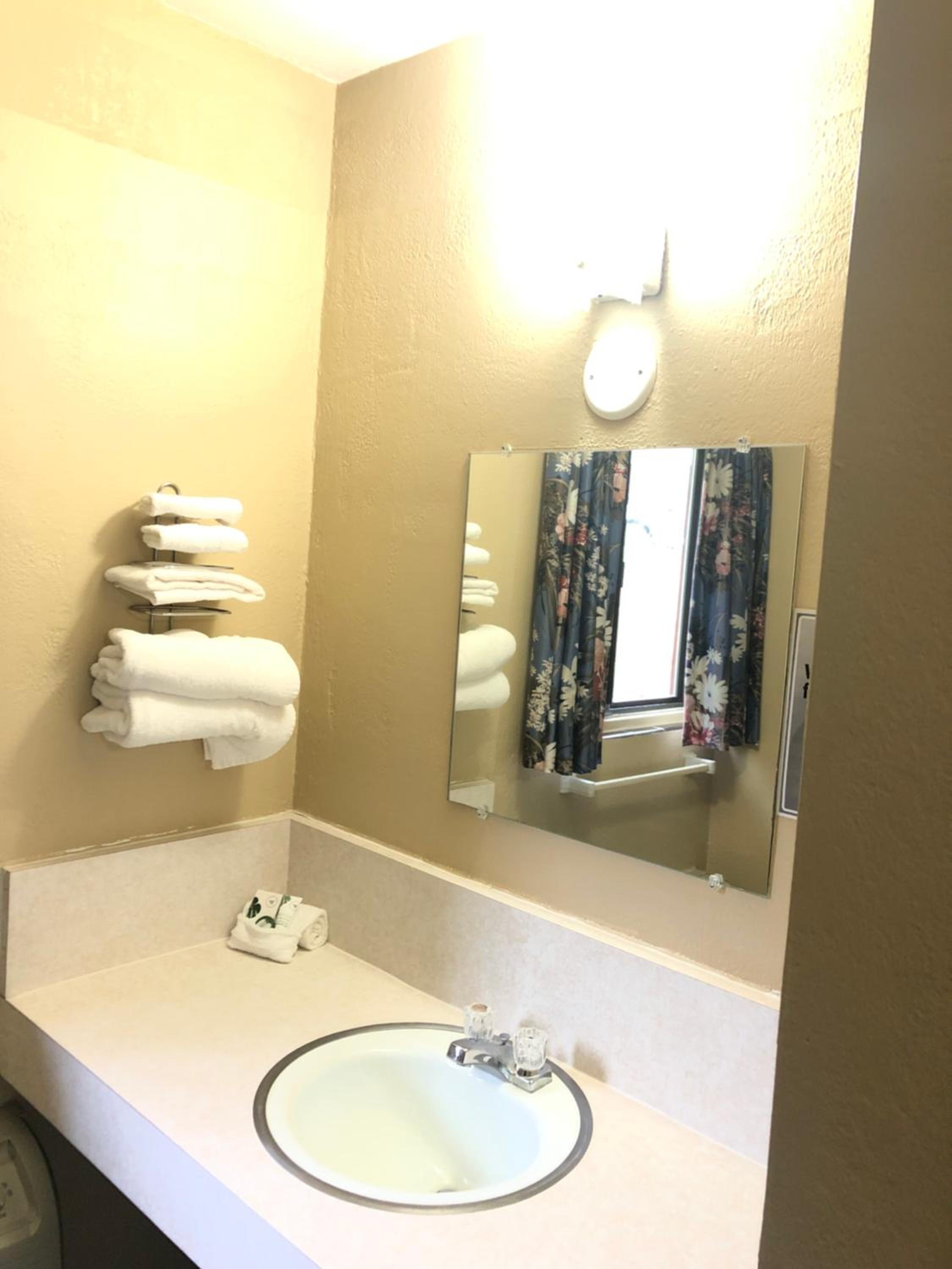 King Suite non-smoking photo 2