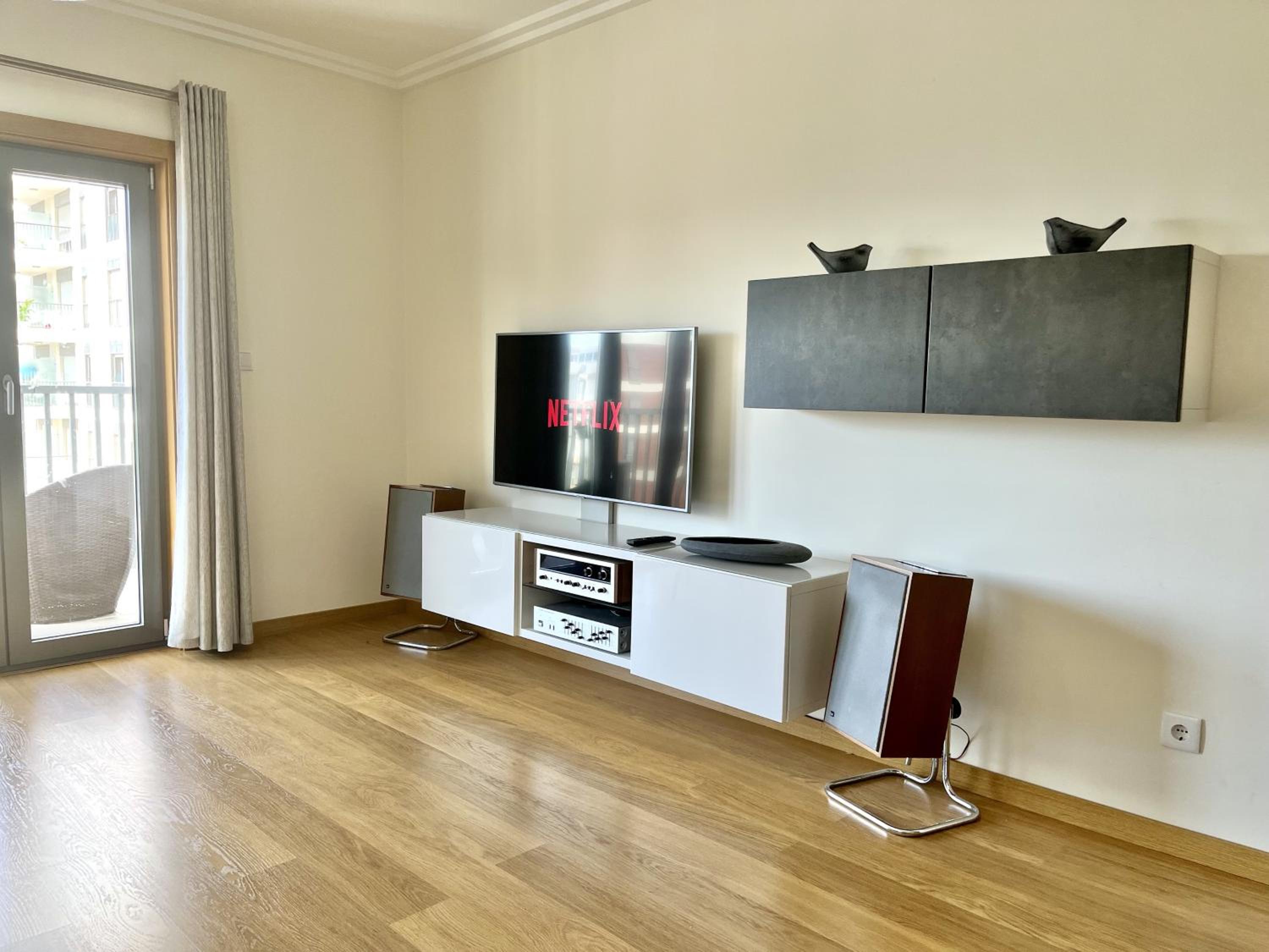 Apartment photo 2