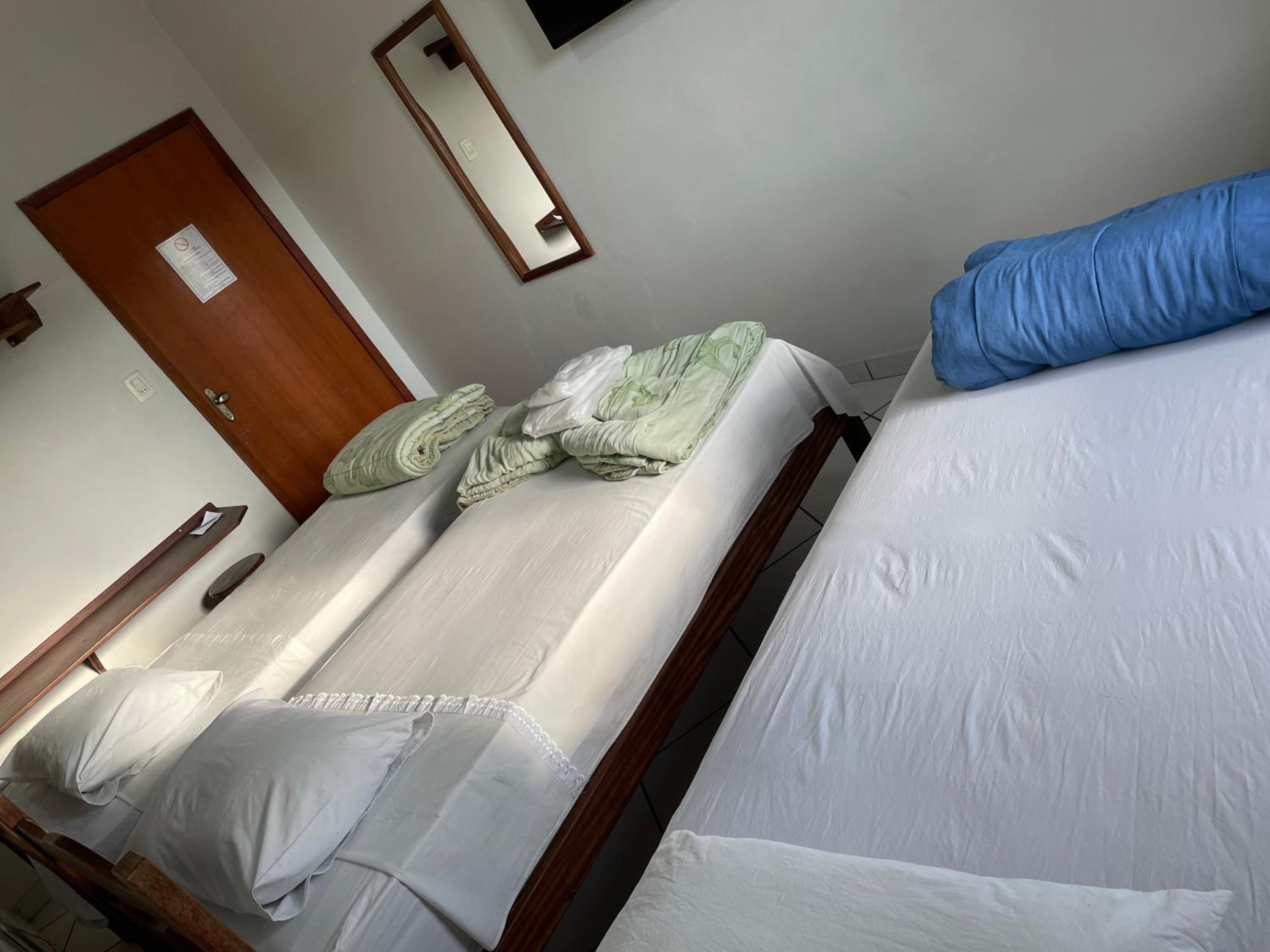 Basic Triple Room with Shared Bathroom