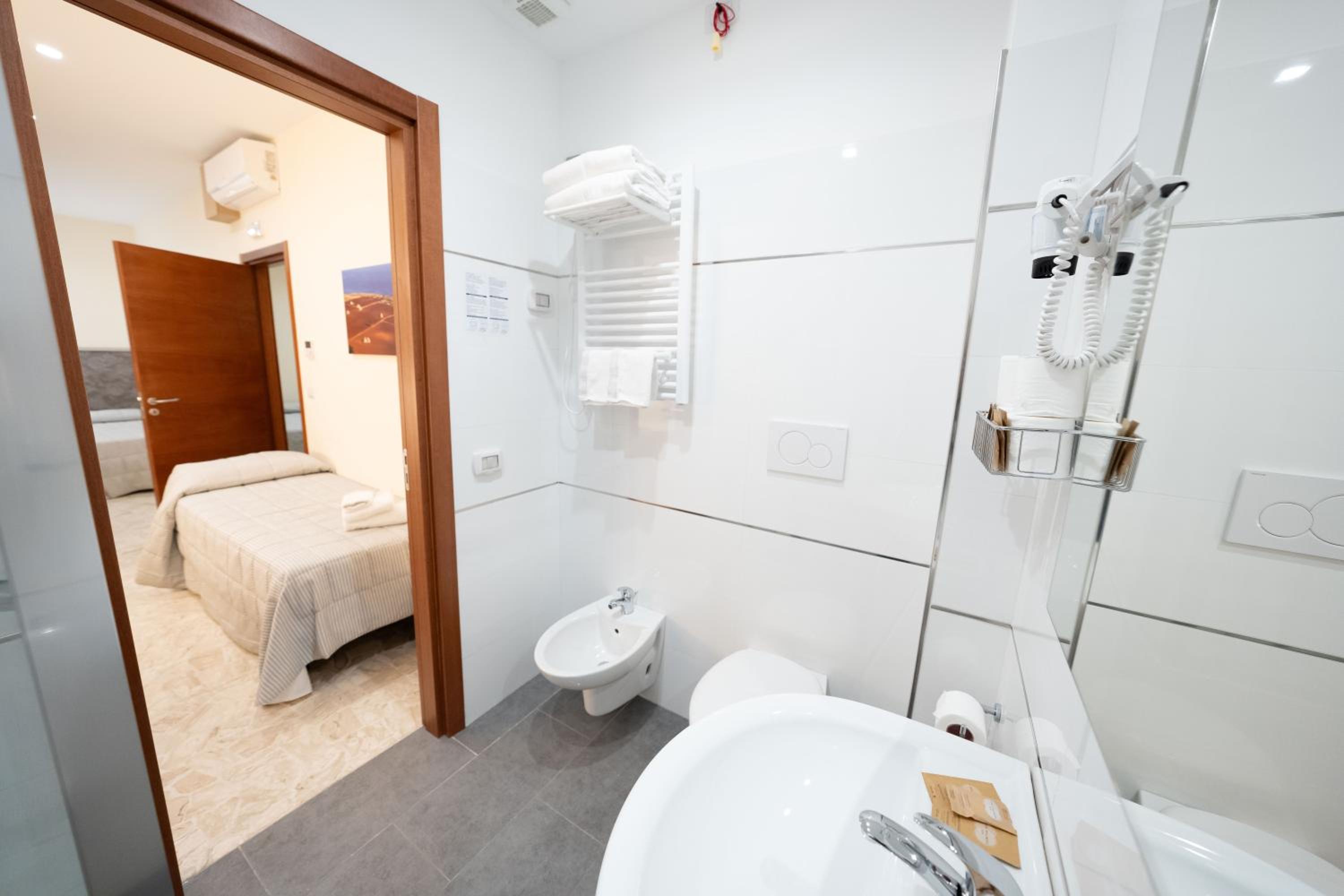 Standard Apartment - Photo 2