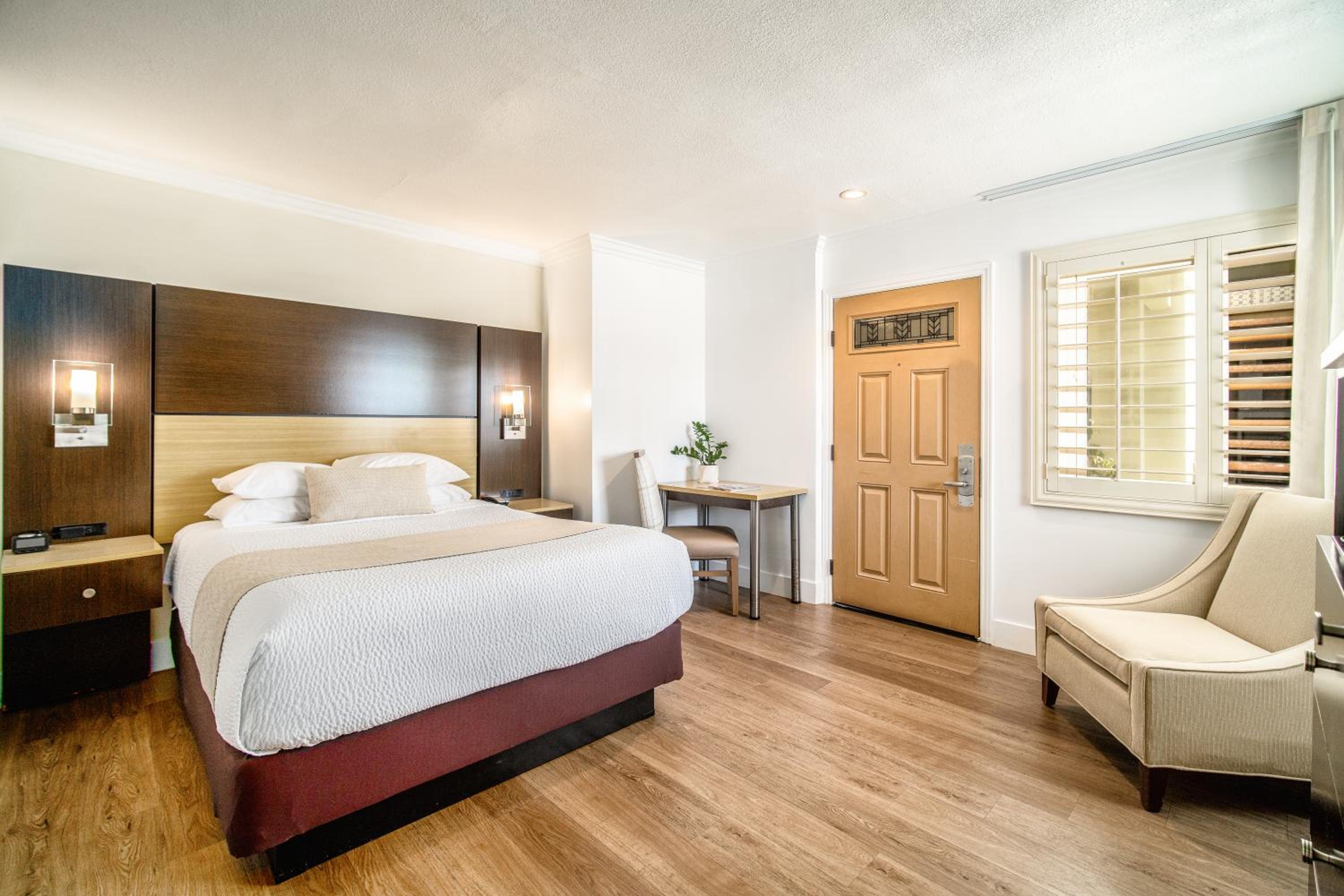 Queen Room - Photo 1