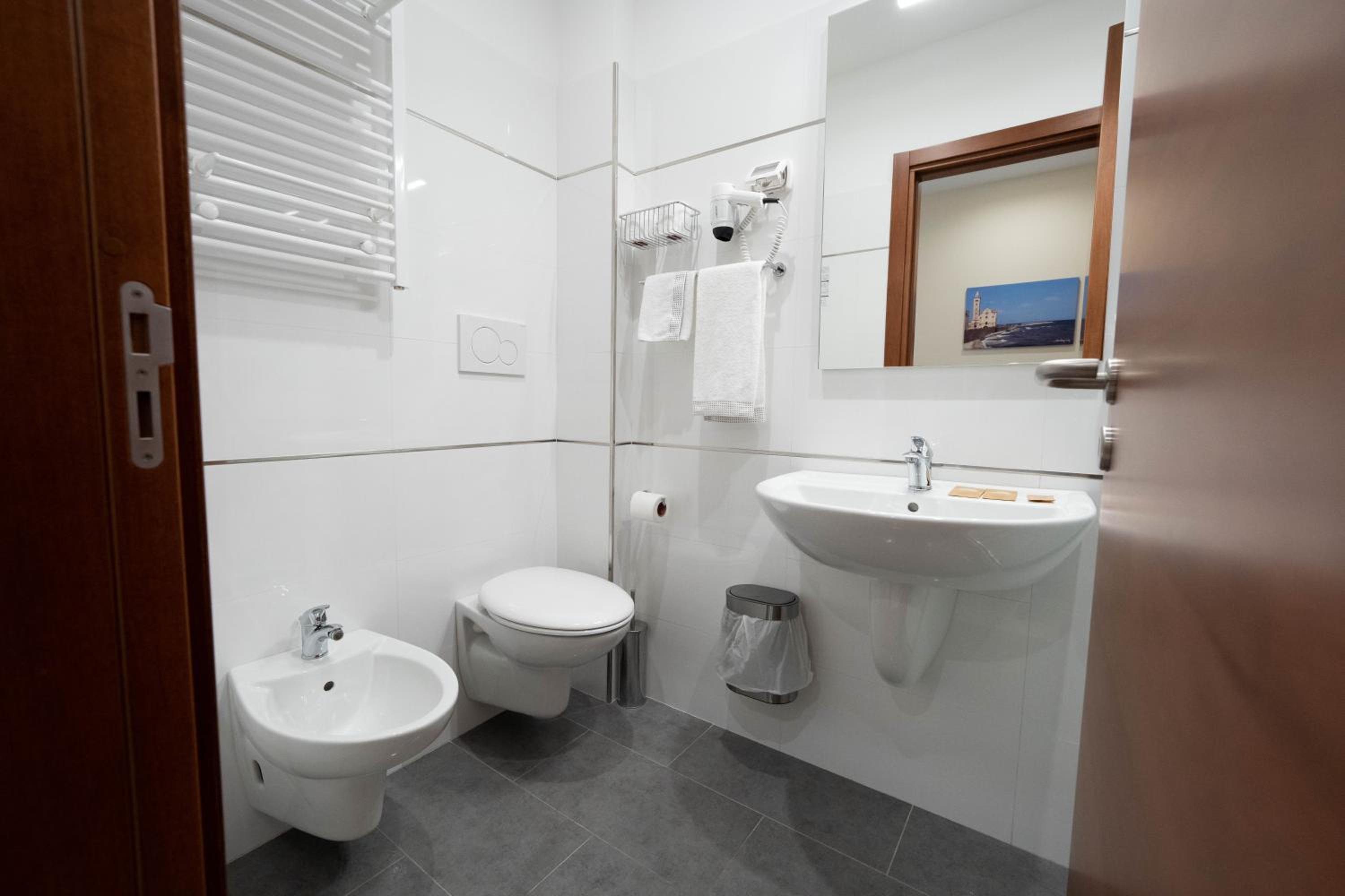 Superior Double Room - Photo 12