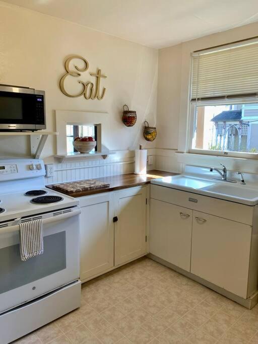 Two-Bedroom Apartment with Balcony photo 2