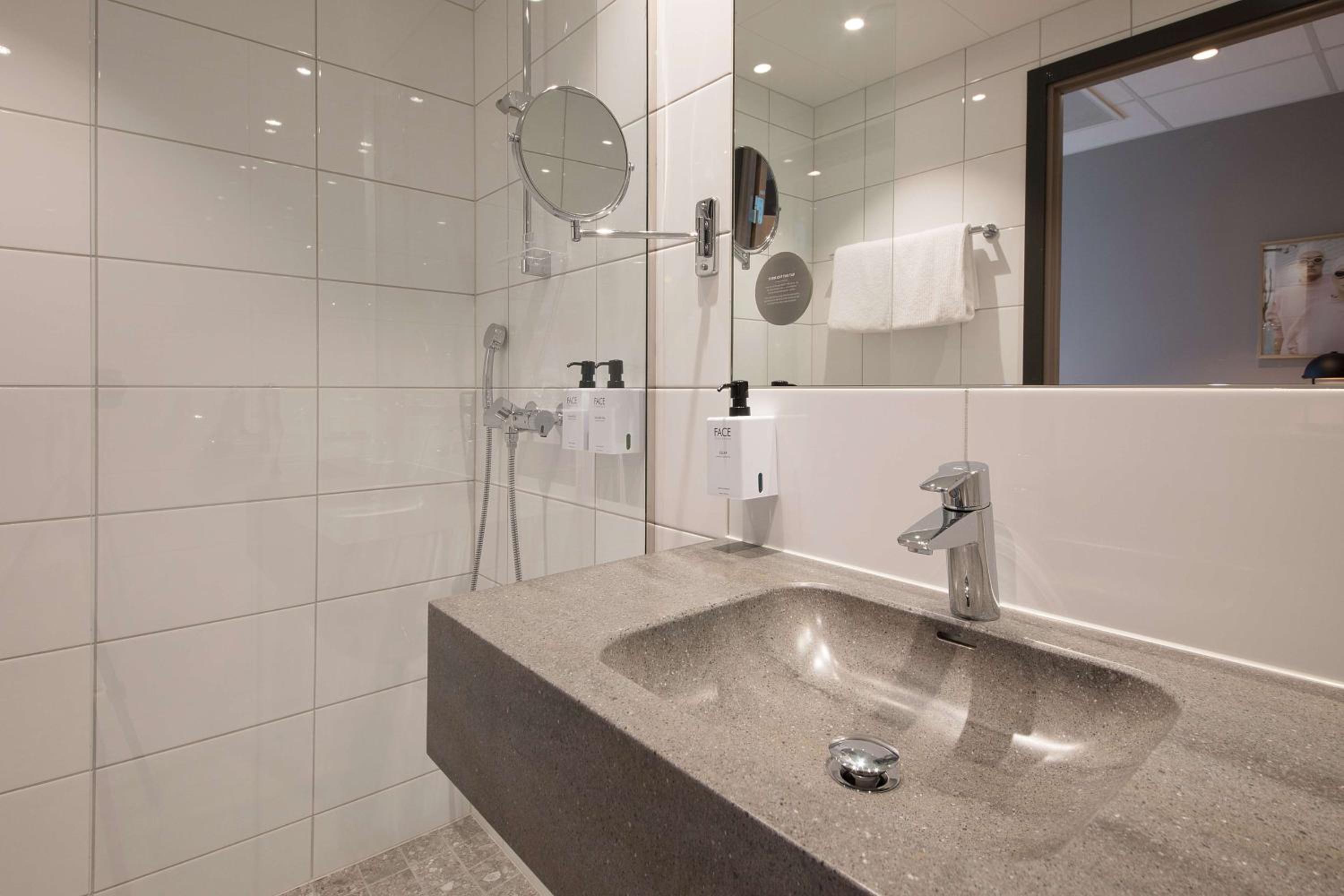 Standard  Room - Photo 10