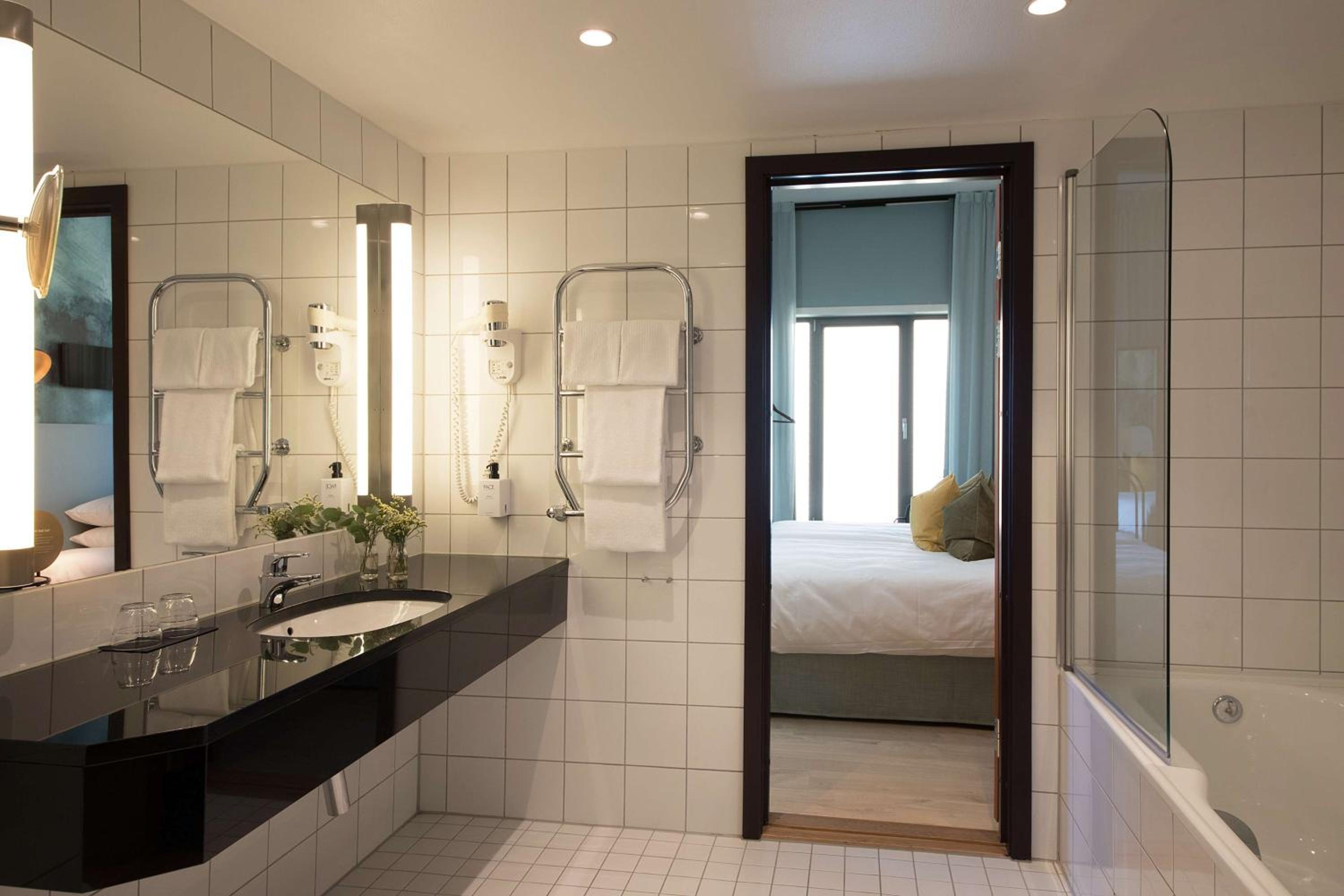 Master Suite with Terrace - Photo 5