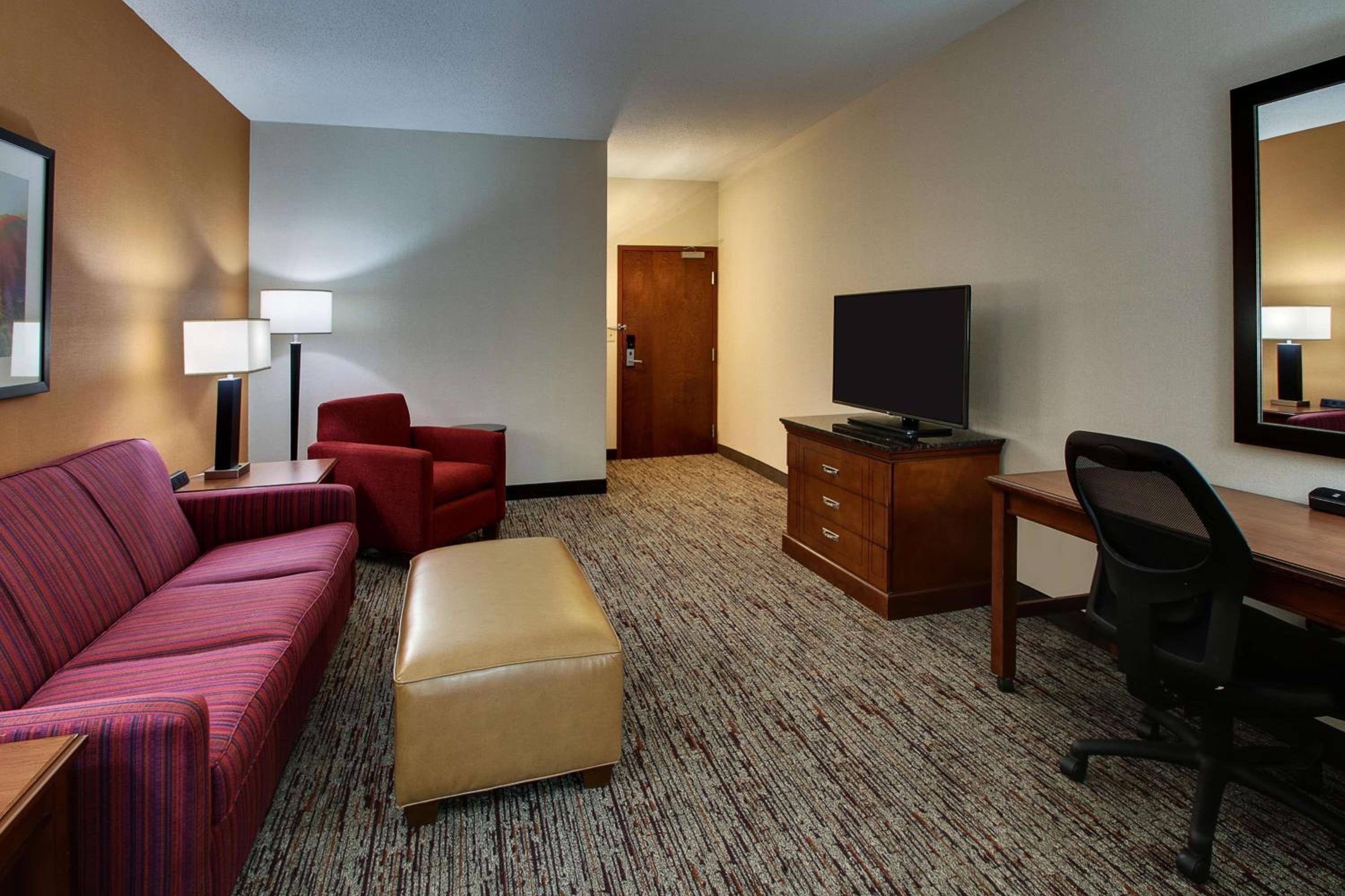 King Suite with Sofa Bed photo 3