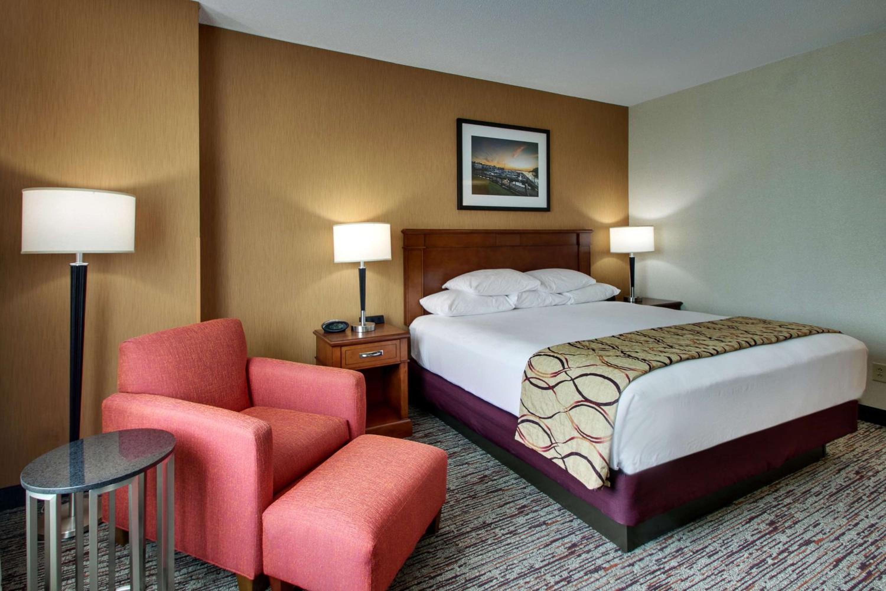 Deluxe King Room - Photo 3