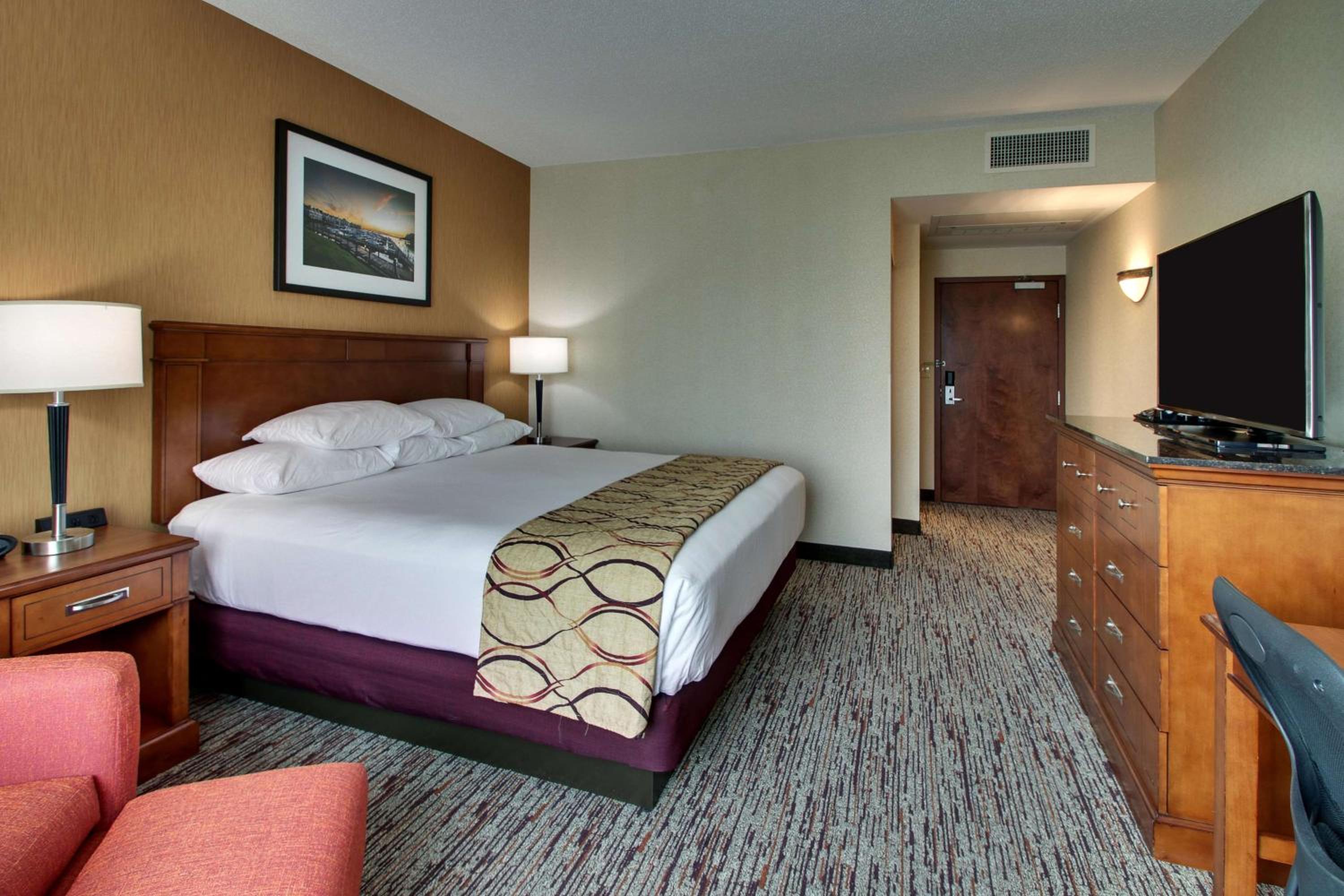 Deluxe King Room - Photo 5