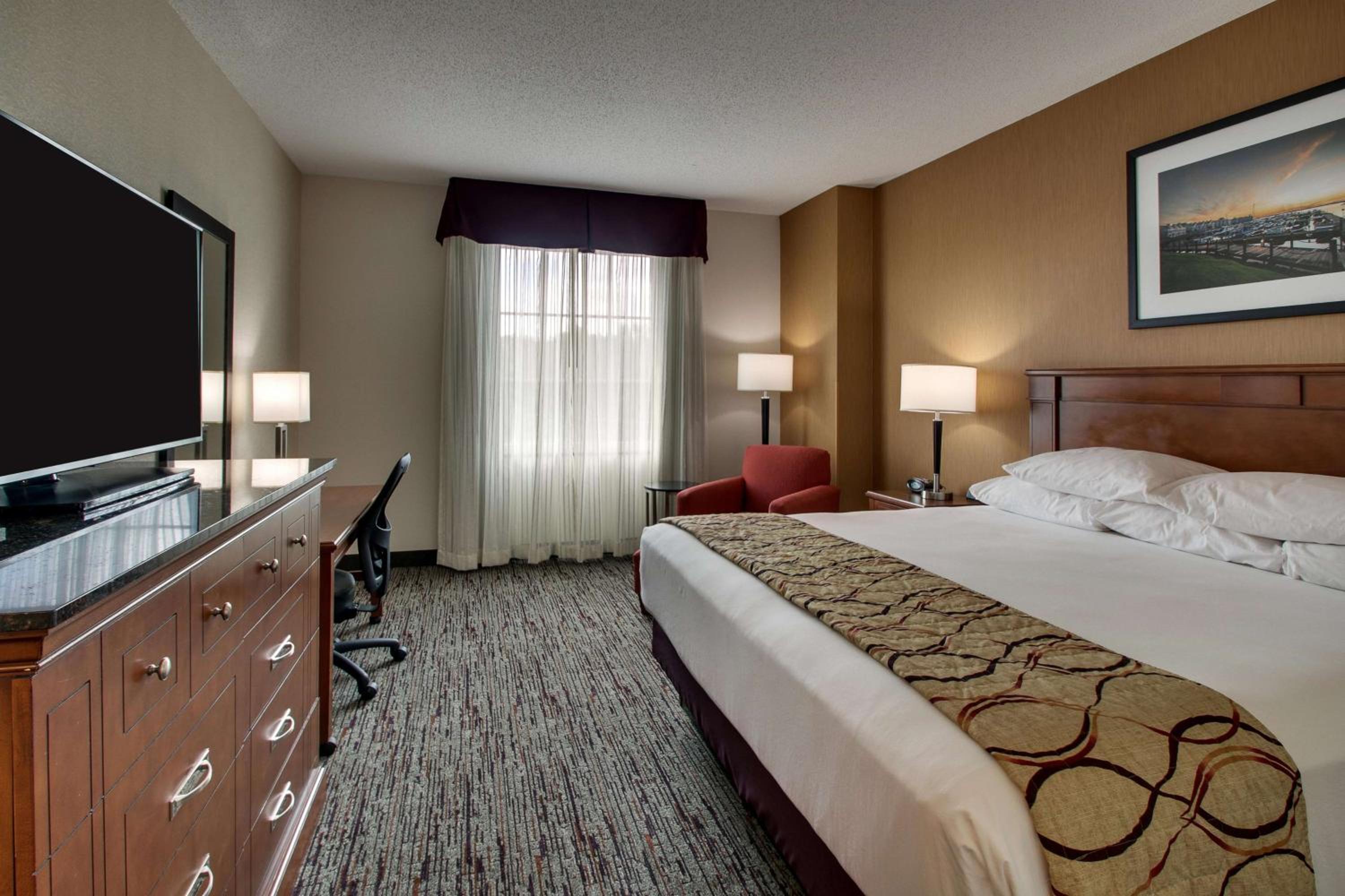 Deluxe King Room - Photo 1