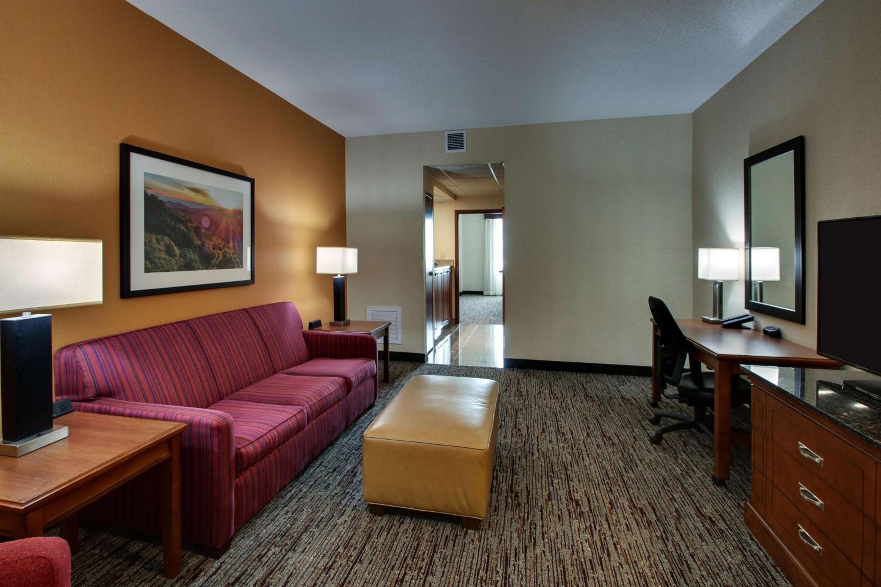 Queen Suite with Two Queen Beds - High Floor photo 1