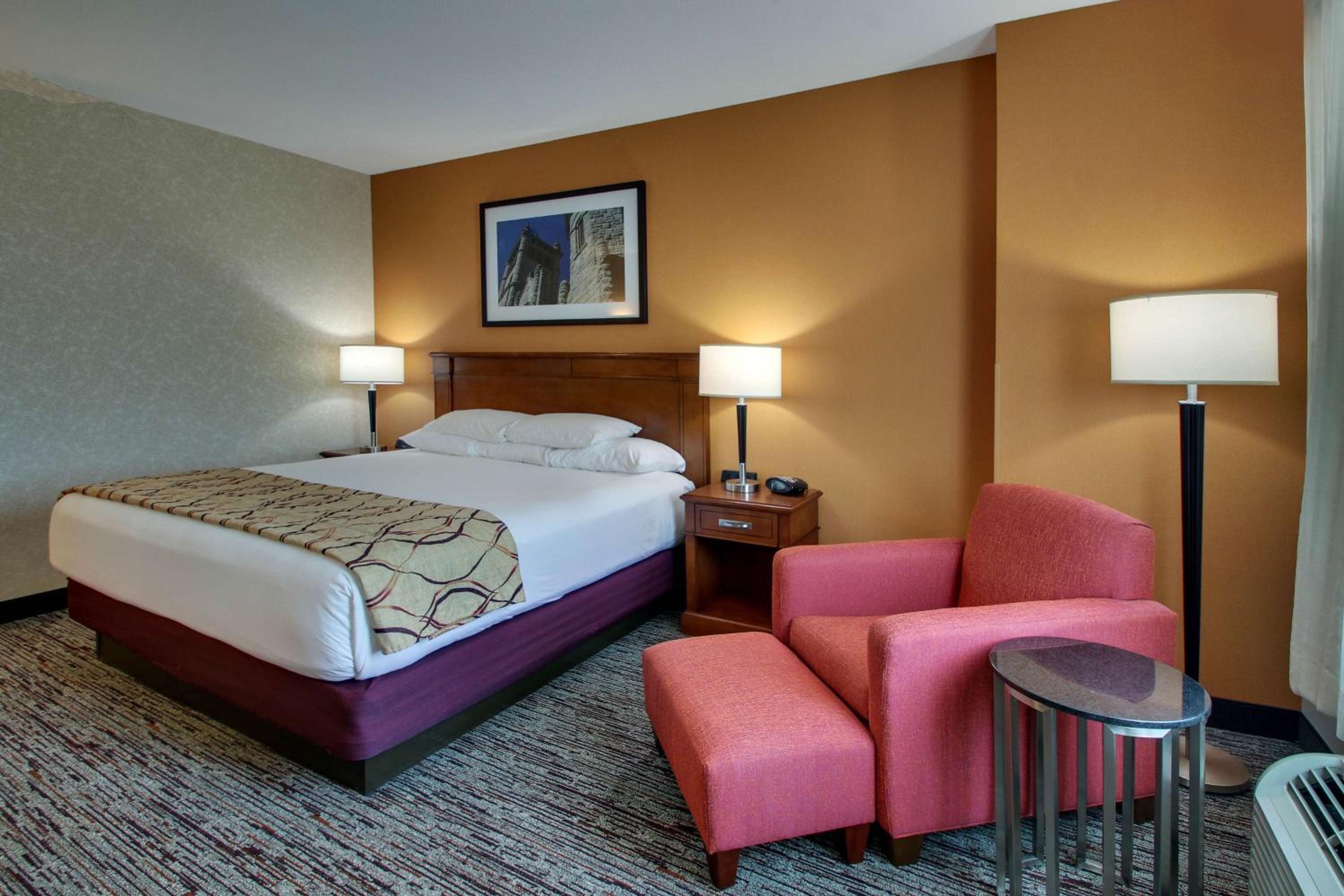 Deluxe King Room - High Floor photo 2