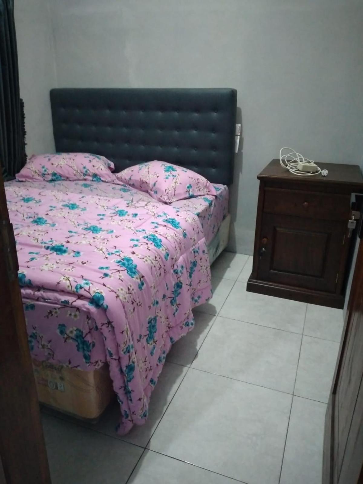 One-Bedroom House photo 1