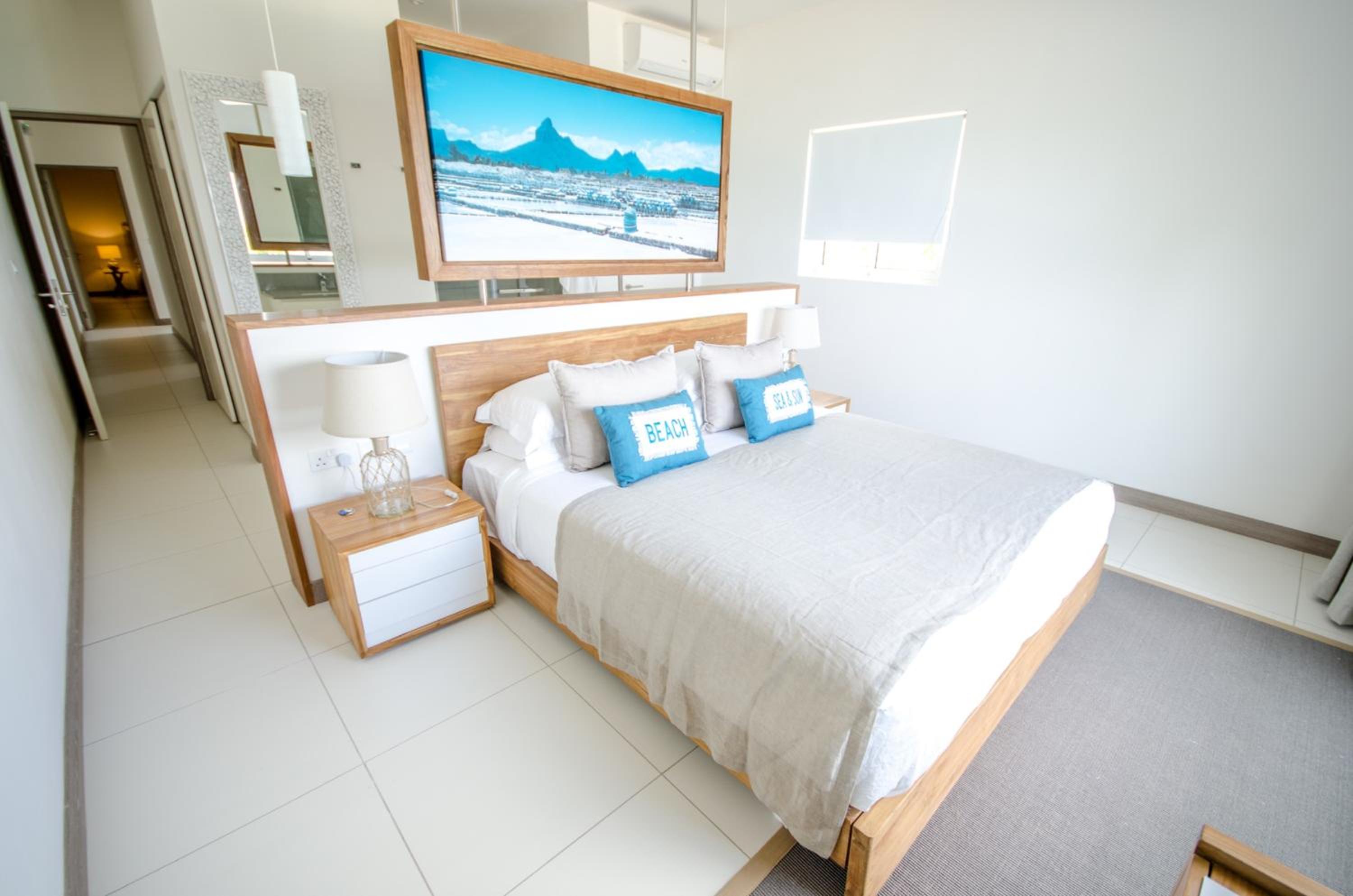 Beach Front Duplex 1 or 3 Bedrooms photo 3