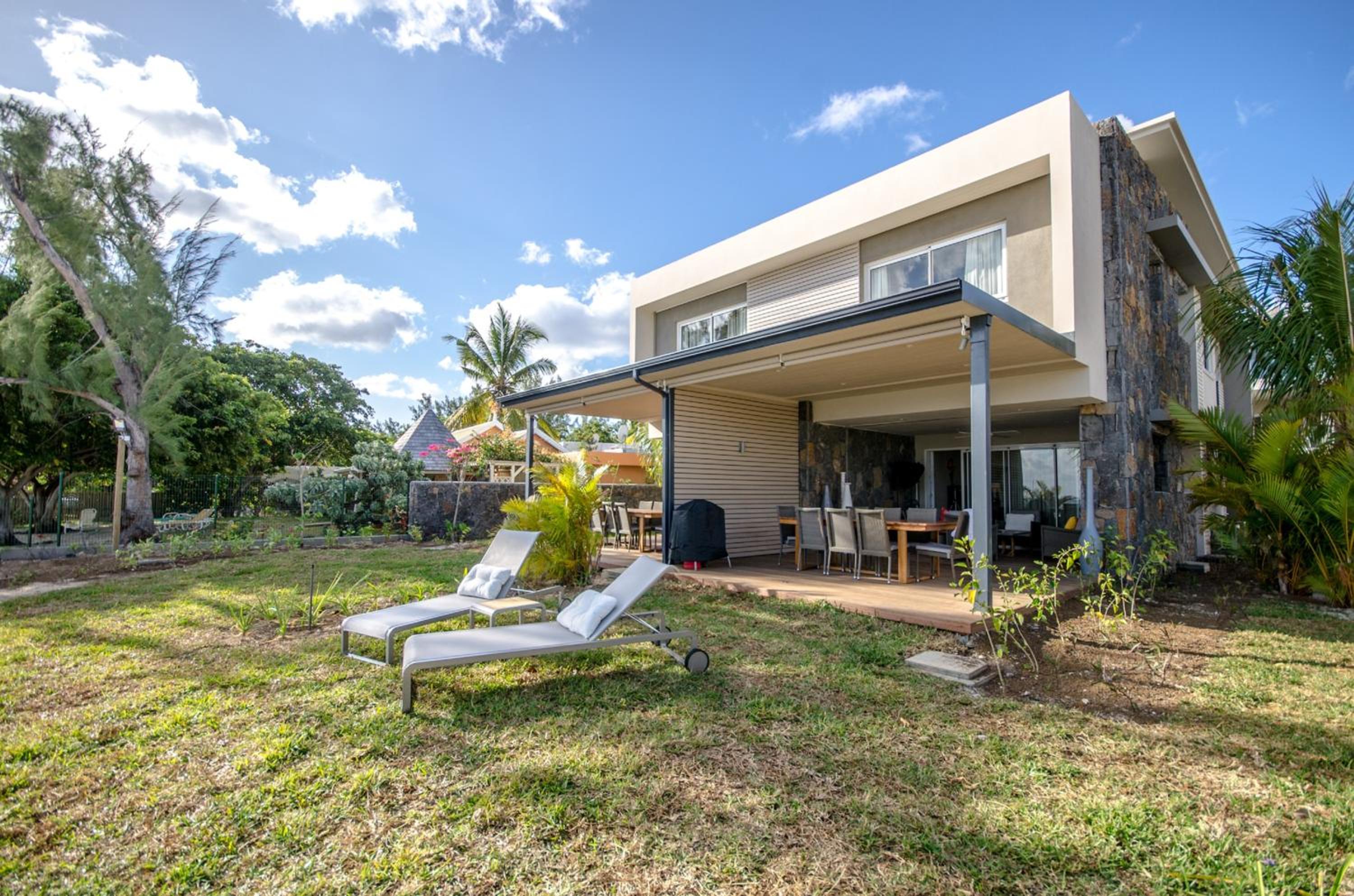 Beach Front Duplex 1 or 3 Bedrooms photo 2
