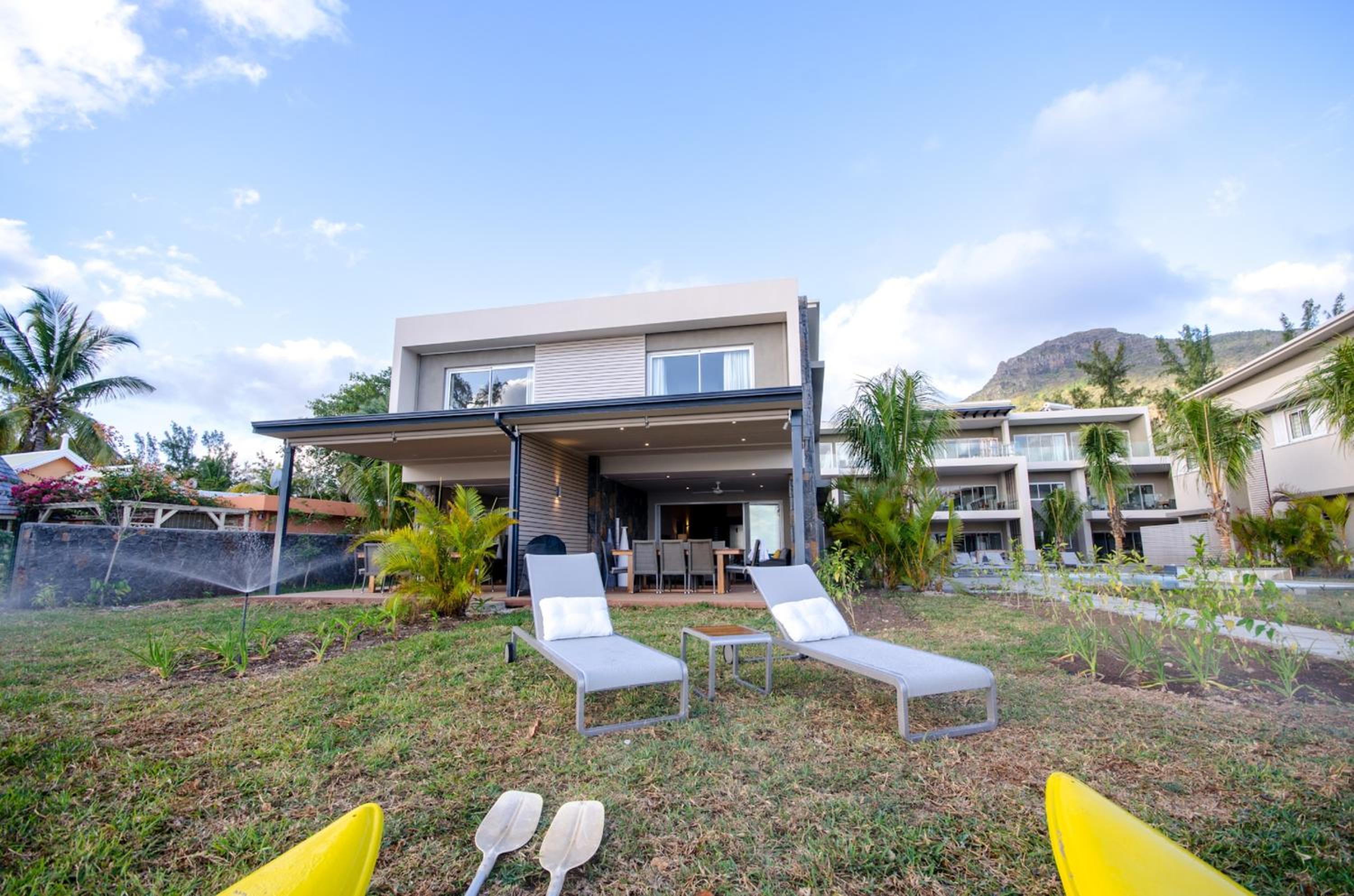 Beach Front Duplex 1 or 3 Bedrooms