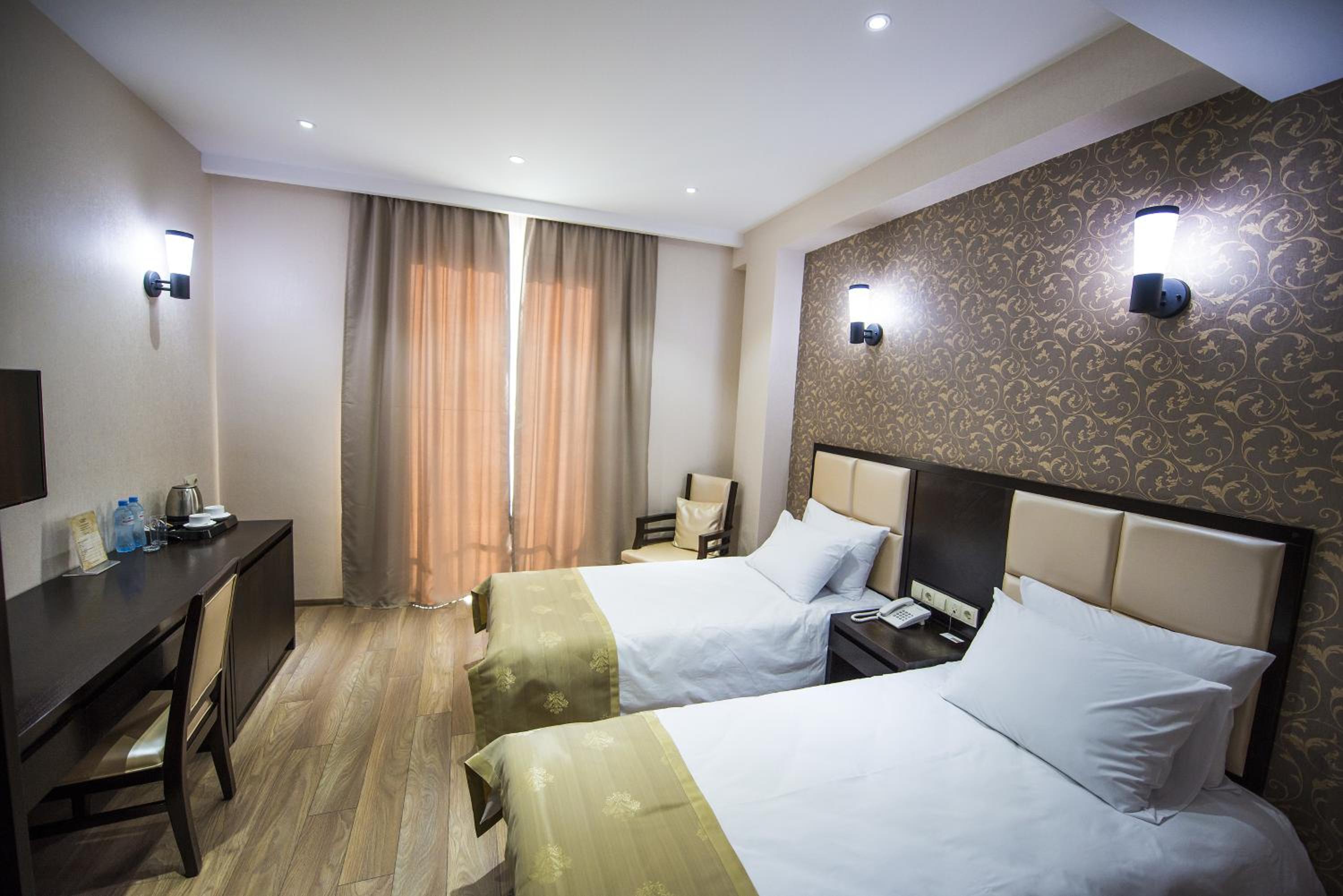 Standard Twin Room photo 2