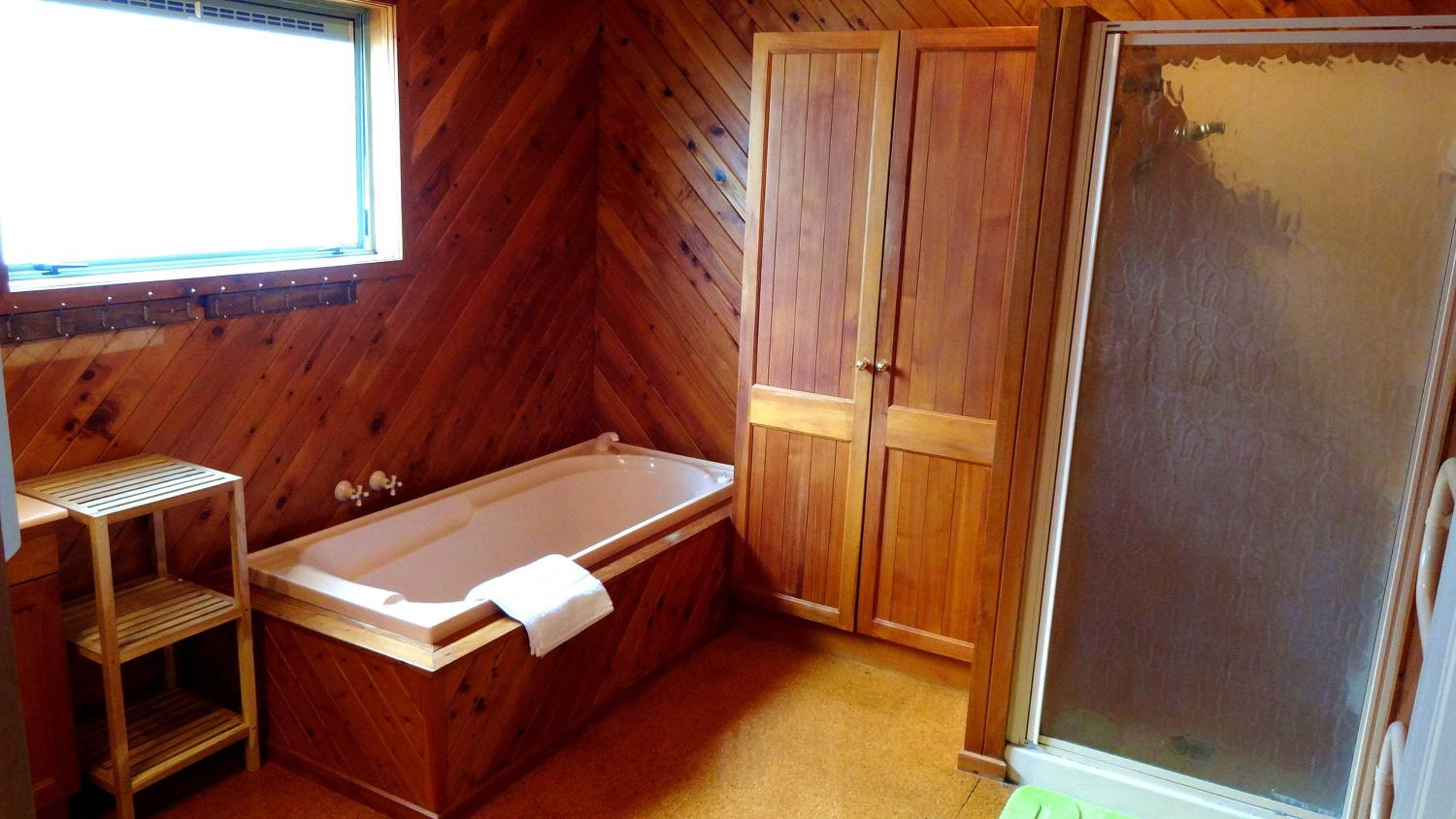 Comfort Four Bedroom Apartment with Hot Tub photo 2