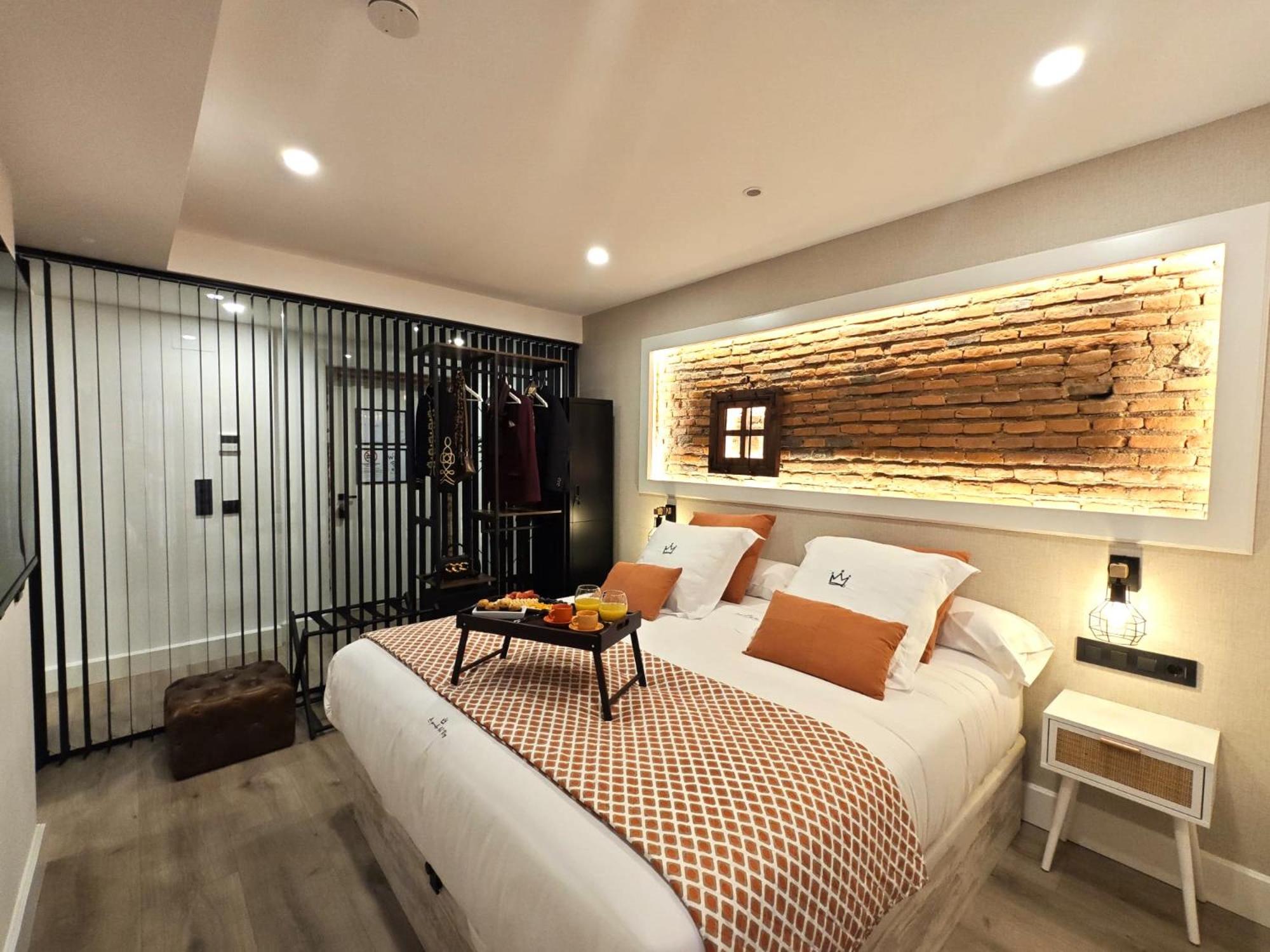 Apartamento de una habitación con balcón y vista a la ciudad