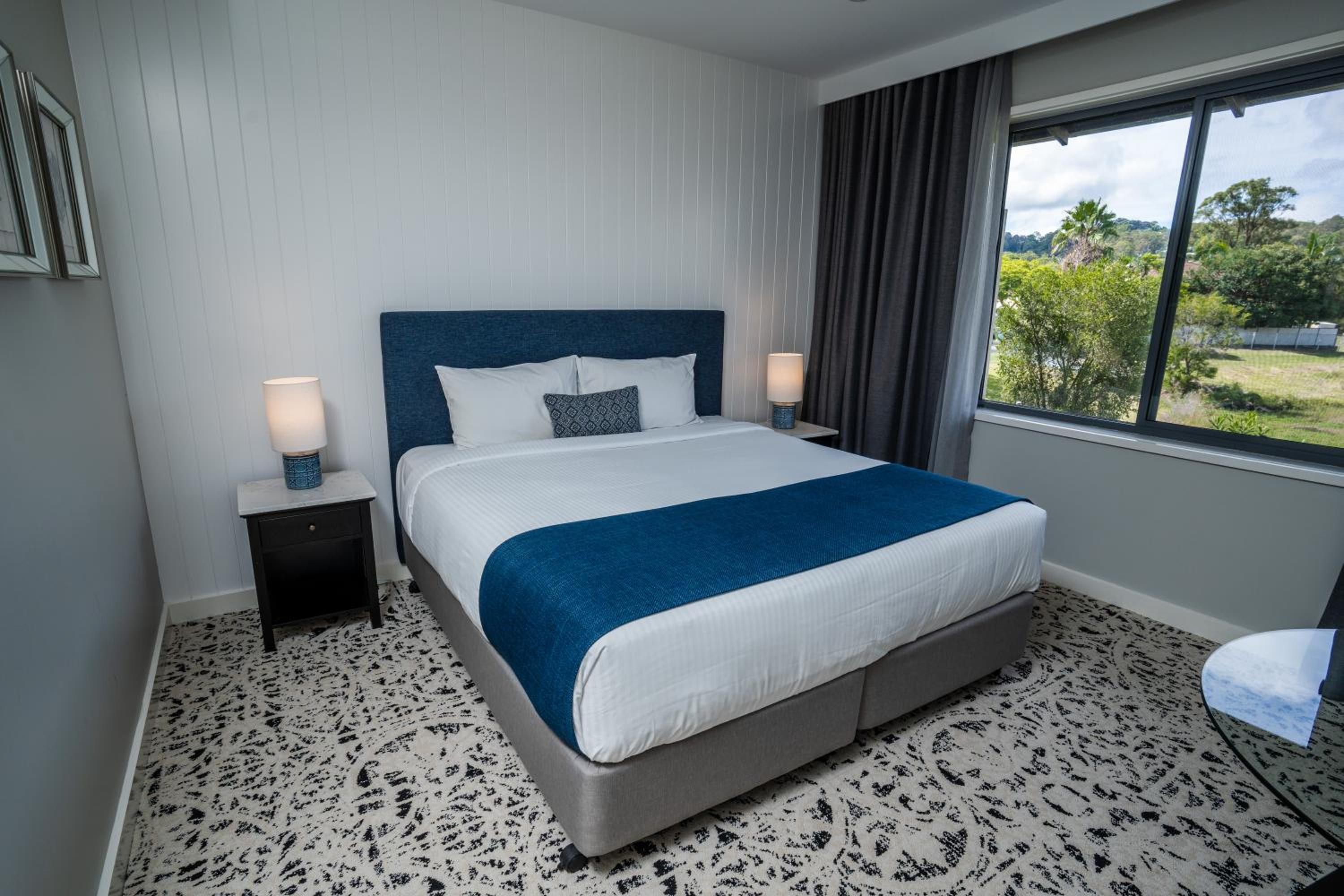Deluxe King Room photo 3