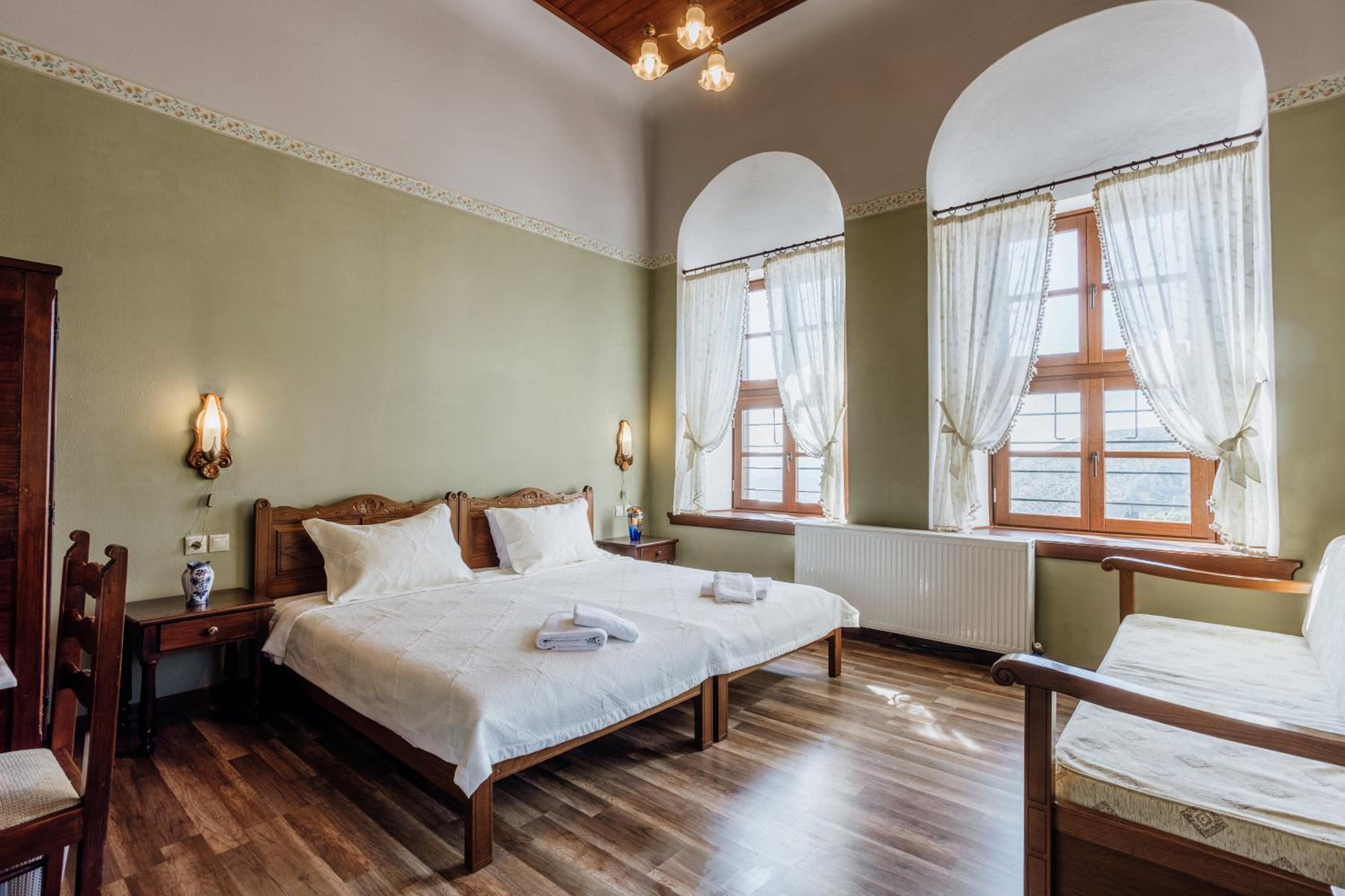 Triple Room with City View