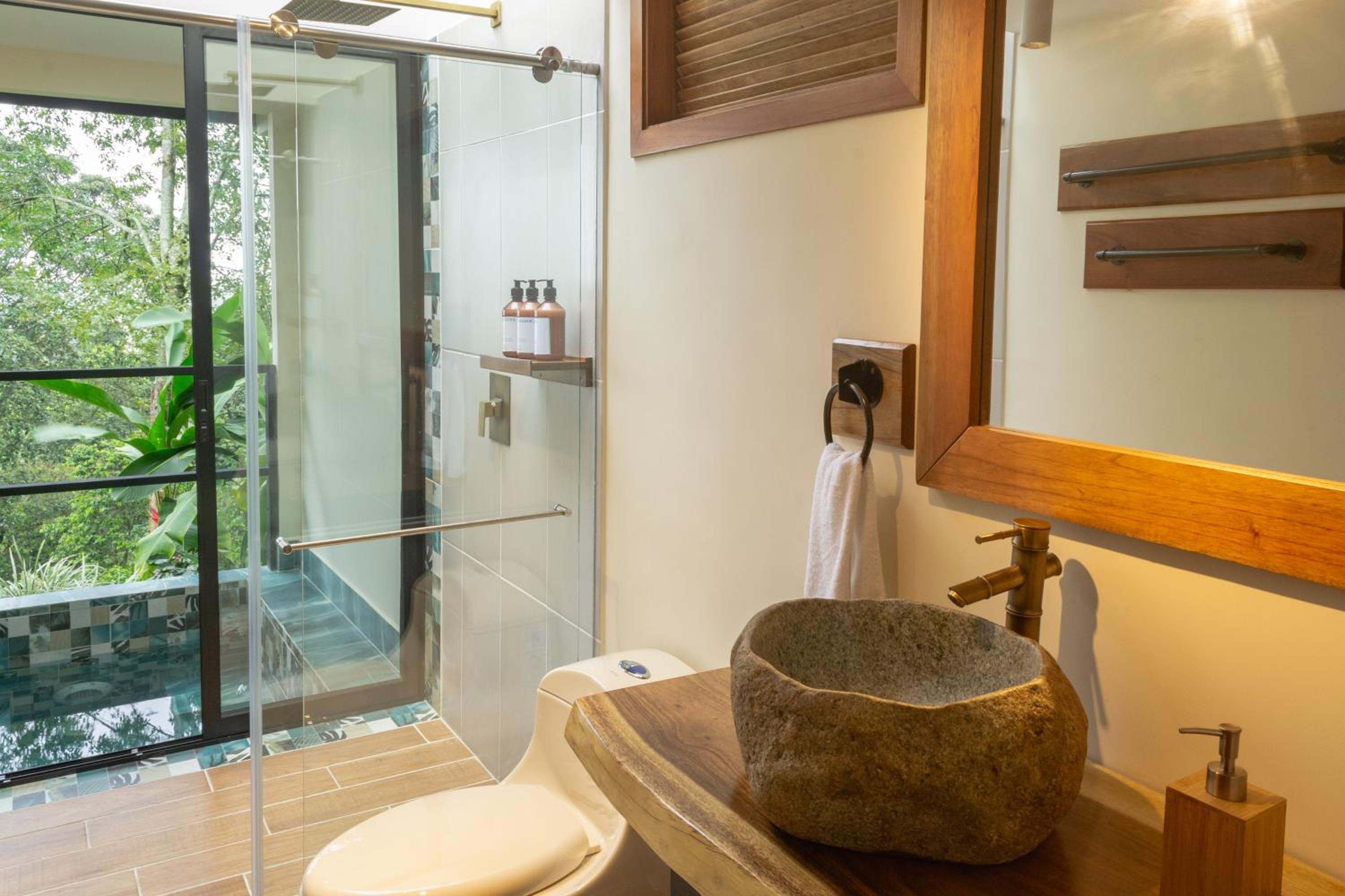 Suite with Spa Bath photo 3