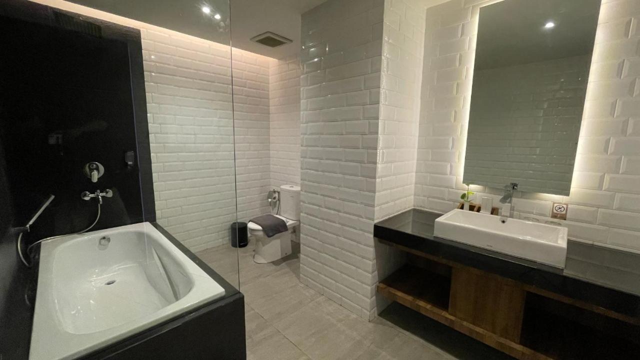King Suite photo 2