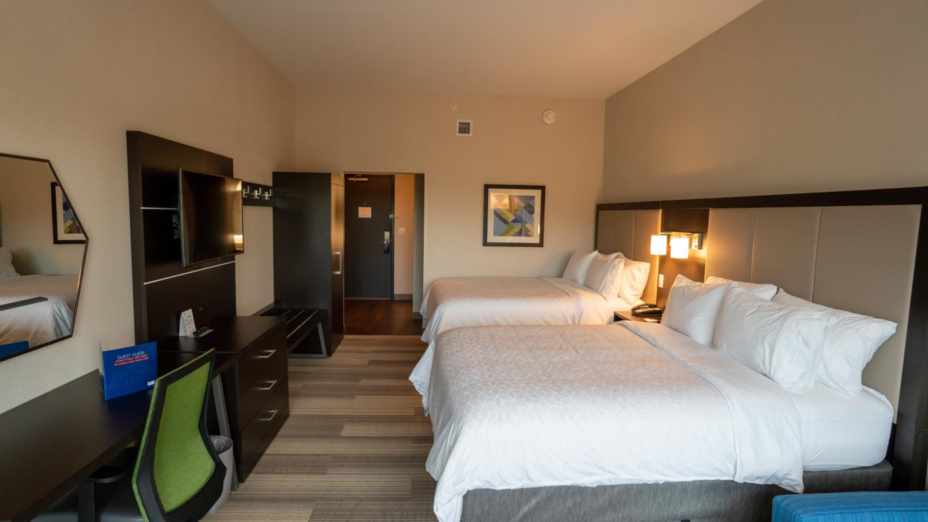 Queen Suite with Two Queen Beds