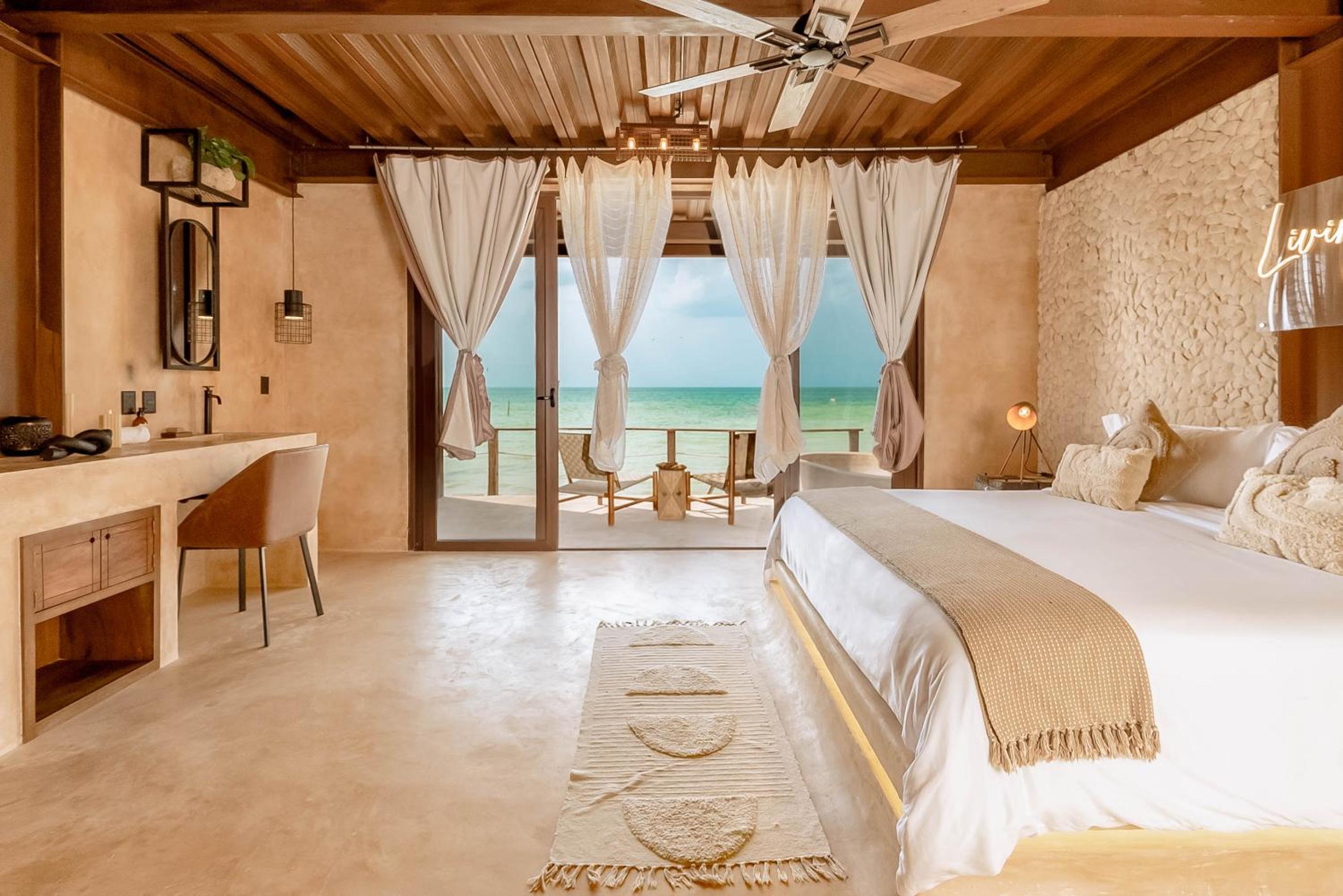 Junior Suite with Sea View - Photo 1