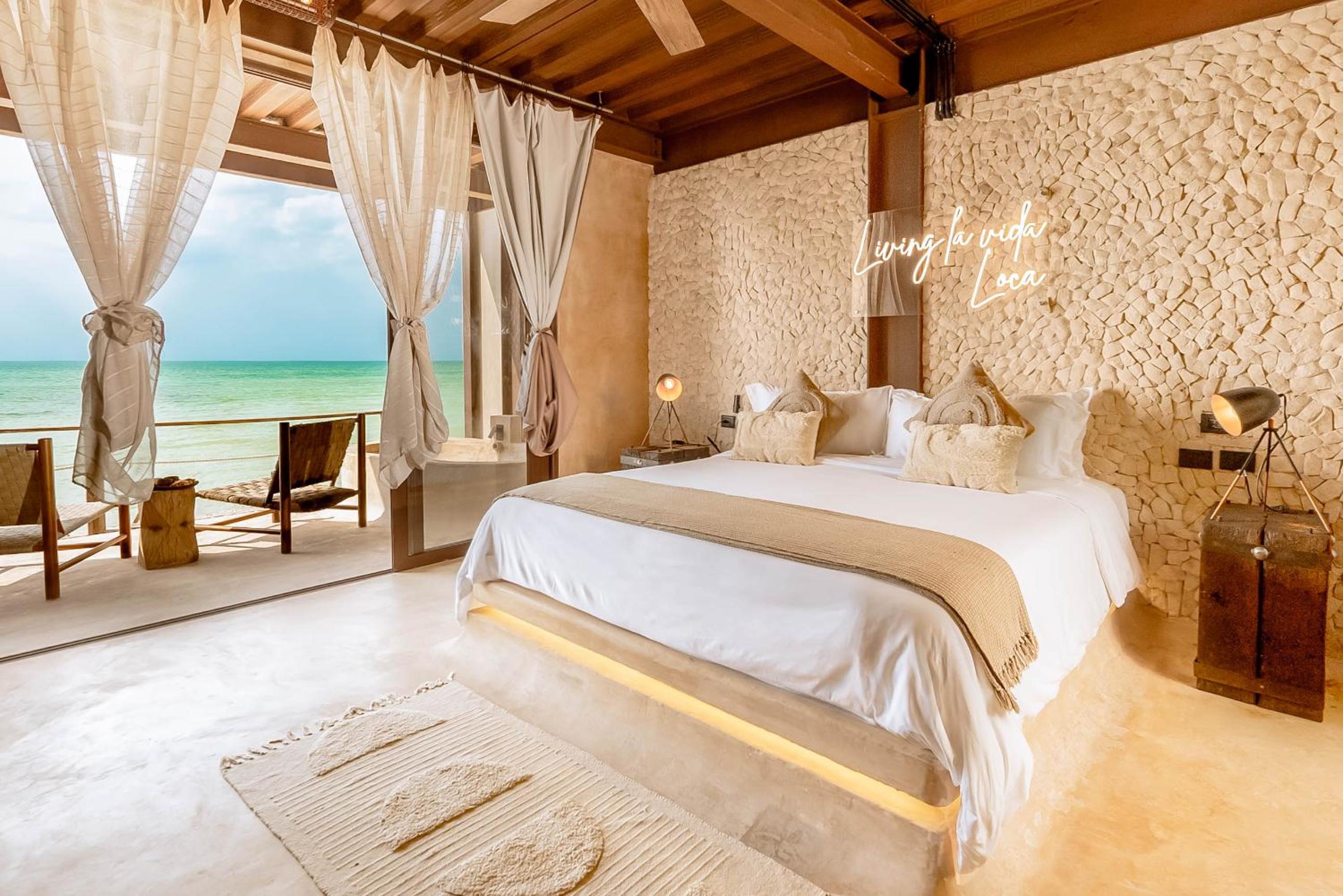 Junior Suite with Sea View - Photo 3