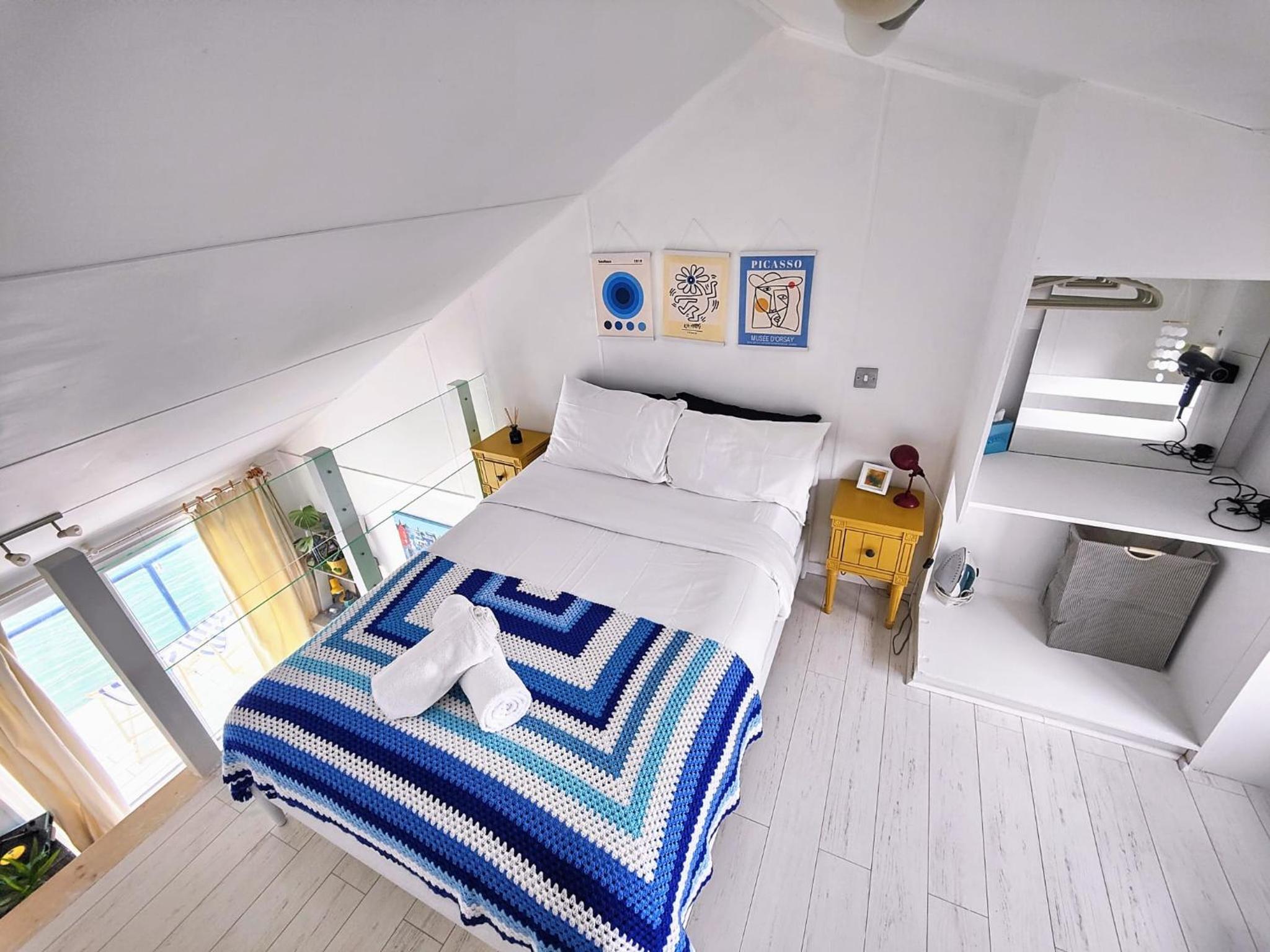 One-Bedroom Apartment photo 2
